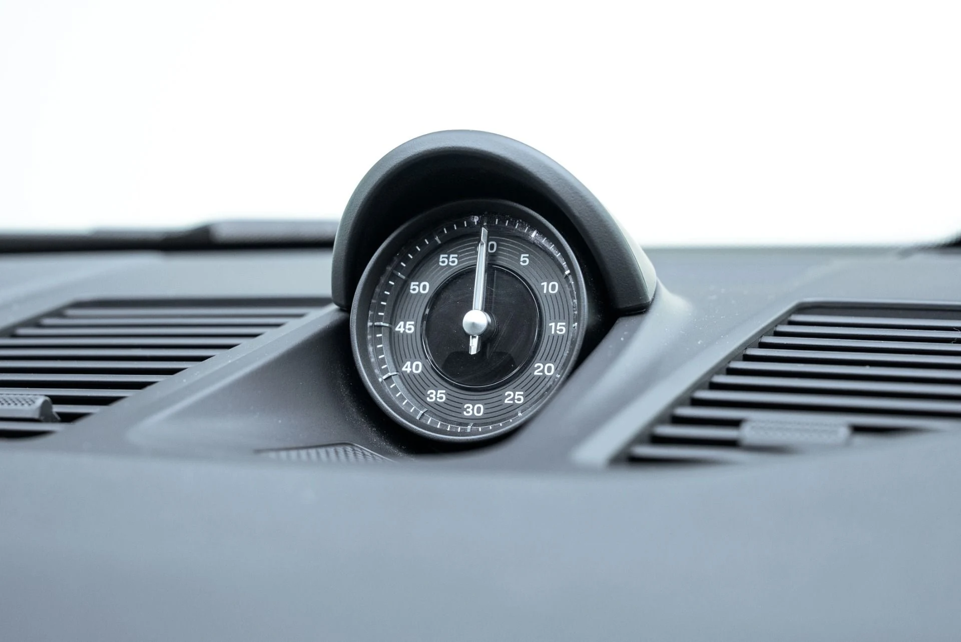 mph031_2416912365_Used_2020_Porsche_911_Carrera_1775067531_e333b17730