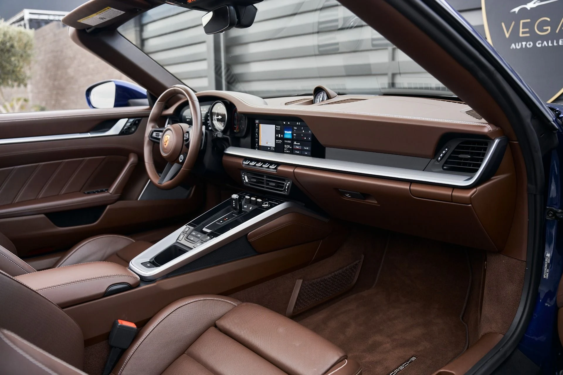 mph031_2438289837_Used_2021_Porsche_911_Turbo_S_1763157465_dfafec5711