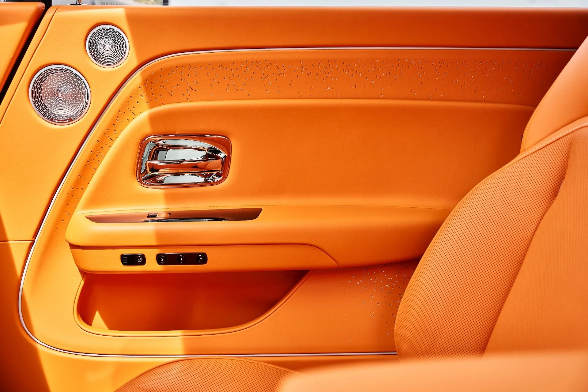 mph031_2438350346_Used_2025_Rolls_Royce_Spectre_Base_1775928267_fcb0c7ff85