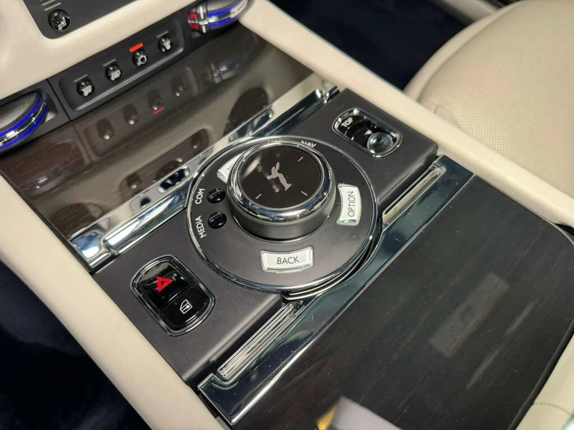 mph031_2446532175_2cff49dc5a5f4bed59389c1f3599540e_d09352a178