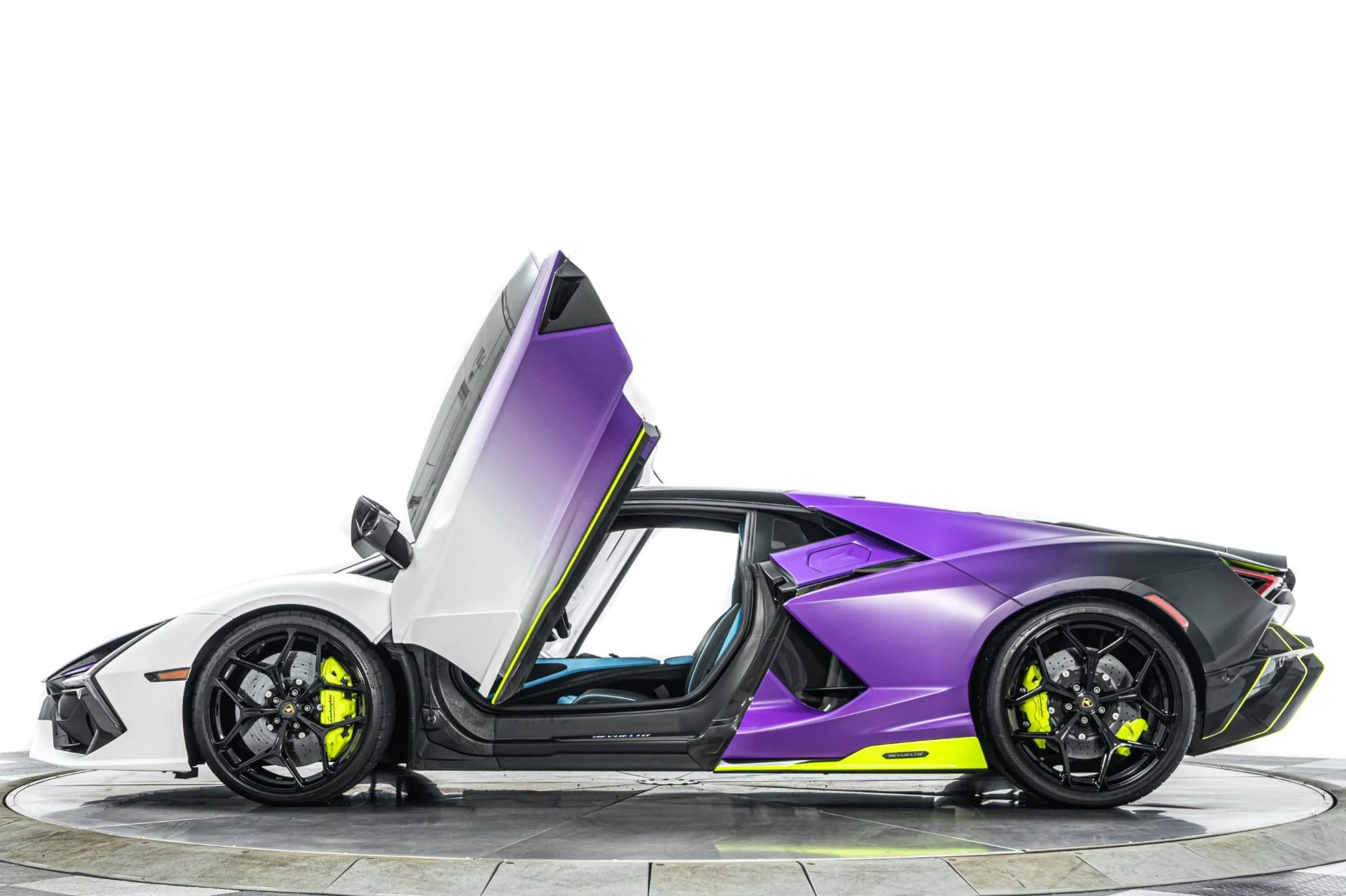 mph031_2447595694_Used_2025_Lamborghini_Revuelto_1001_Horsepower_Multicolor_Matte_Wrap_High_Tech_Pack_1781554608_9e64c04371