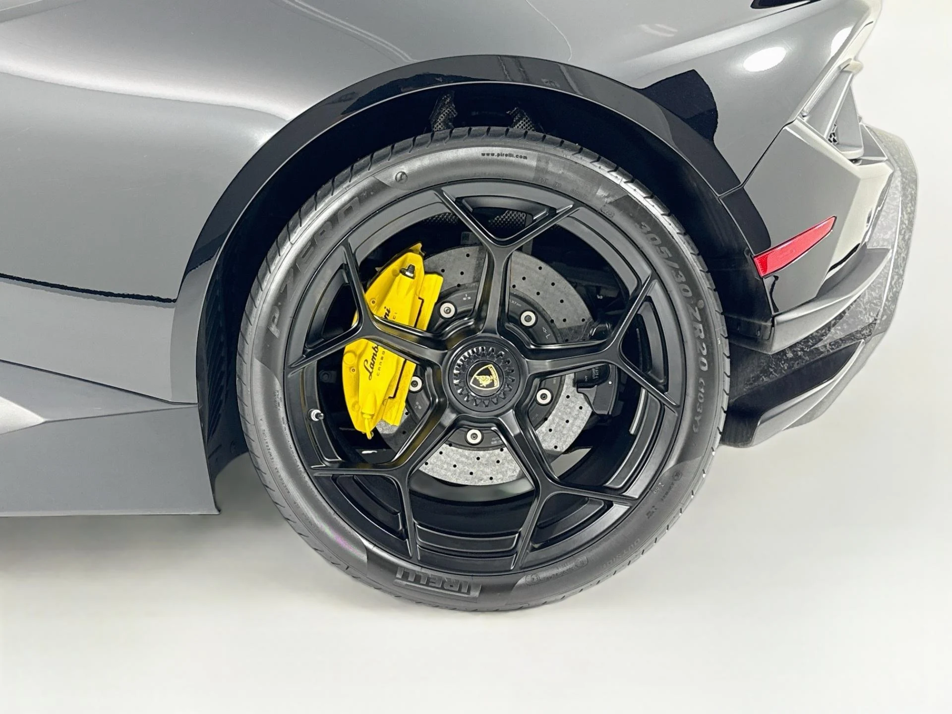 mph031_2450246837_Used_2019_Lamborghini_Huracan_Performante_Spyder_1793134358_7898c31fbf