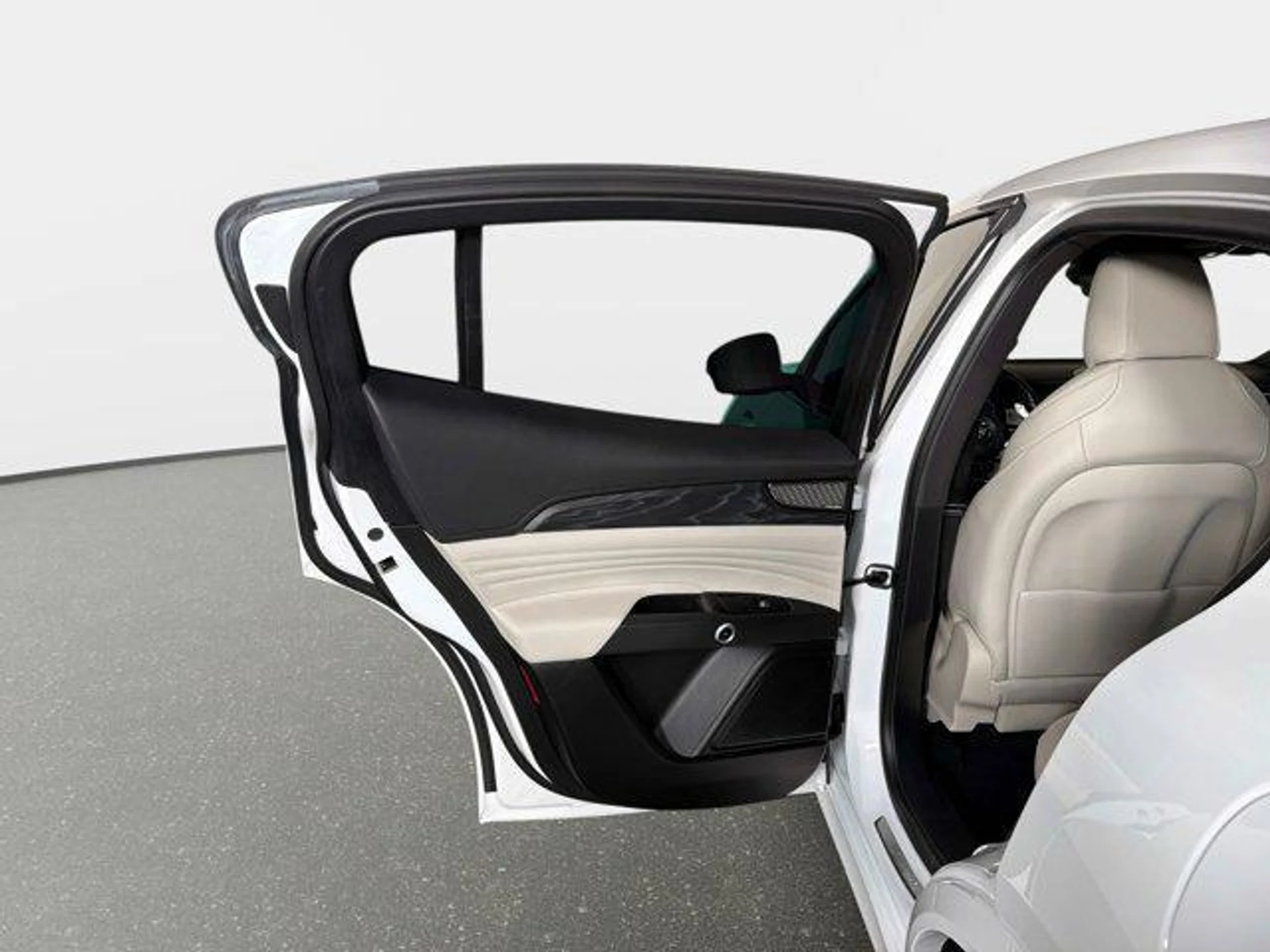 mph031_2454612695_N_Uzw8f_60j_t_Xv3_My_Z_Vay_Uspsj_Y_28085dbd12