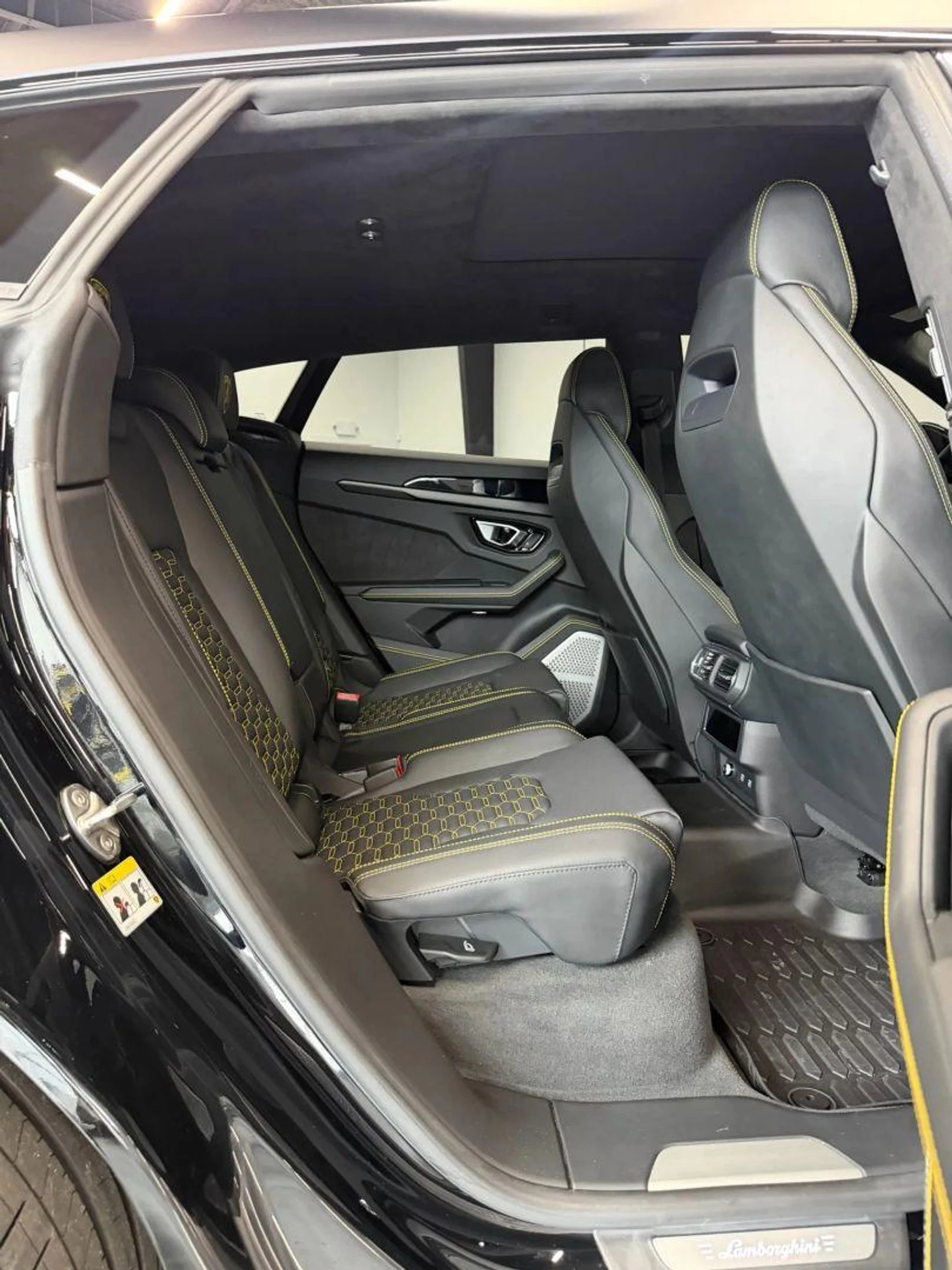 mph031_2455593988_Used_2022_Lamborghini_Urus_Sport_Utility_4_D_1784762930_2f4ca3d522