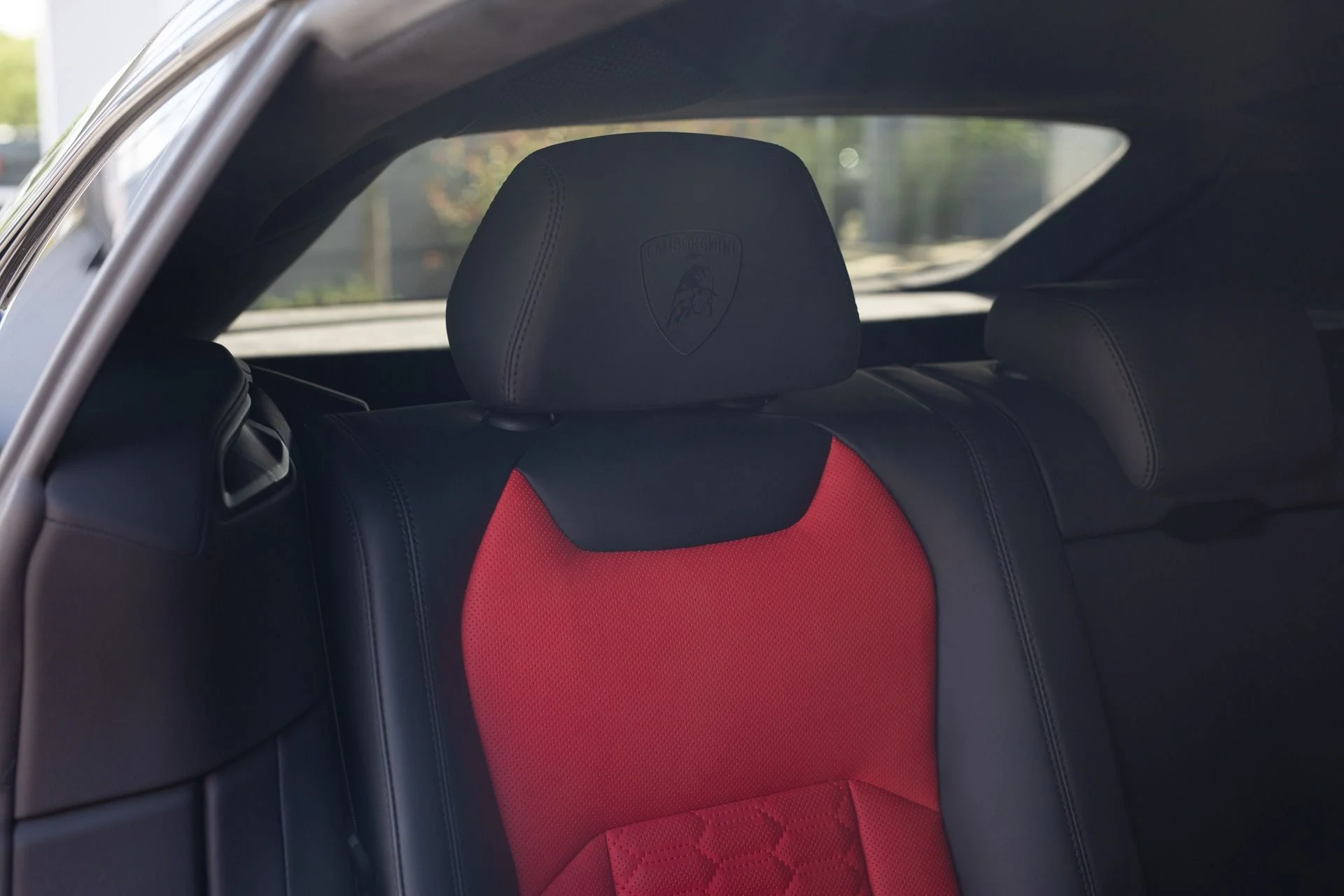 mph031_2461813402_Used_2020_Lamborghini_Urus_1739815982_5f35cd6ef1