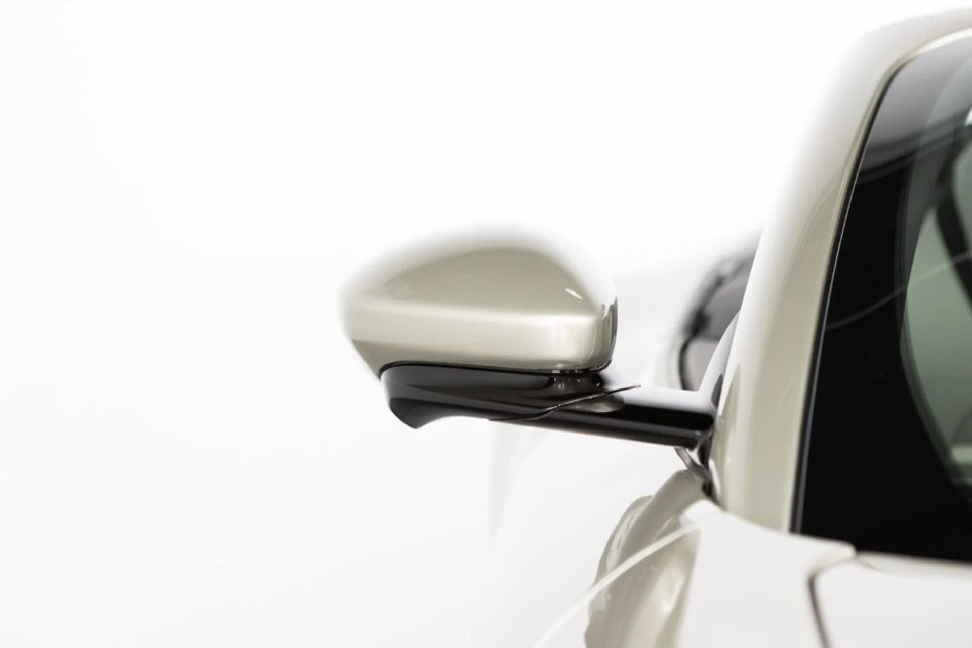 mph031_2468991312_Used_2024_Ferrari_Roma_Spider_dd4bb09b32