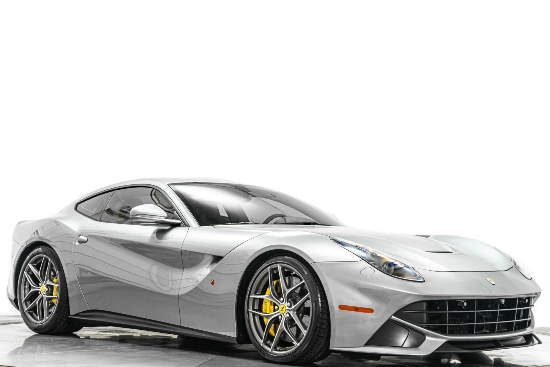mph031_2469904294_Used_2016_Ferrari_F12berlinetta_1778185816_99ce315cc6