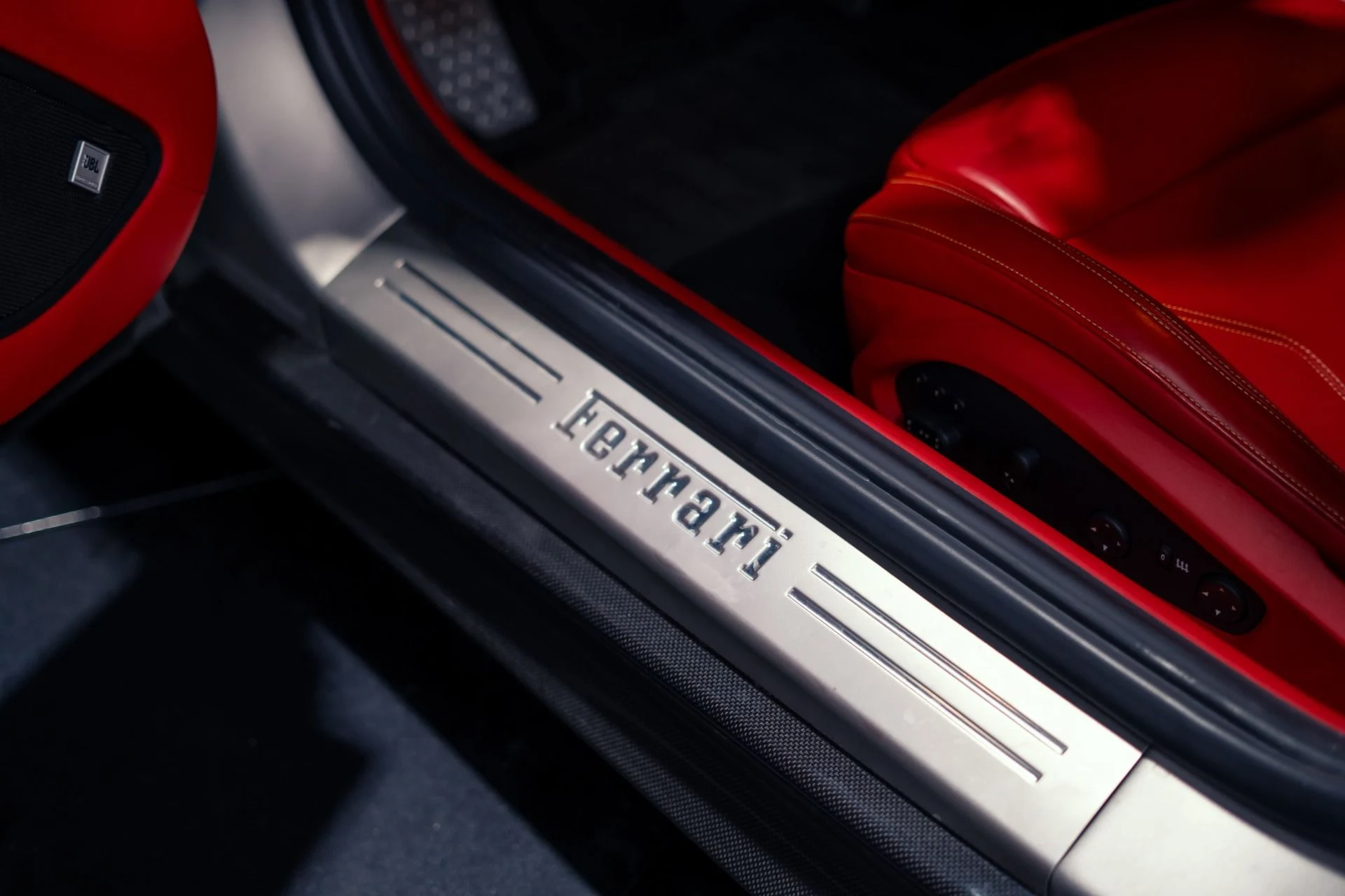 mph031_24733809_Used_2015_Ferrari_F12_Berlinetta_HUGE_455000_MSRP_Factory_Alluminio_Opaco_1781891215_a01b7e13ac