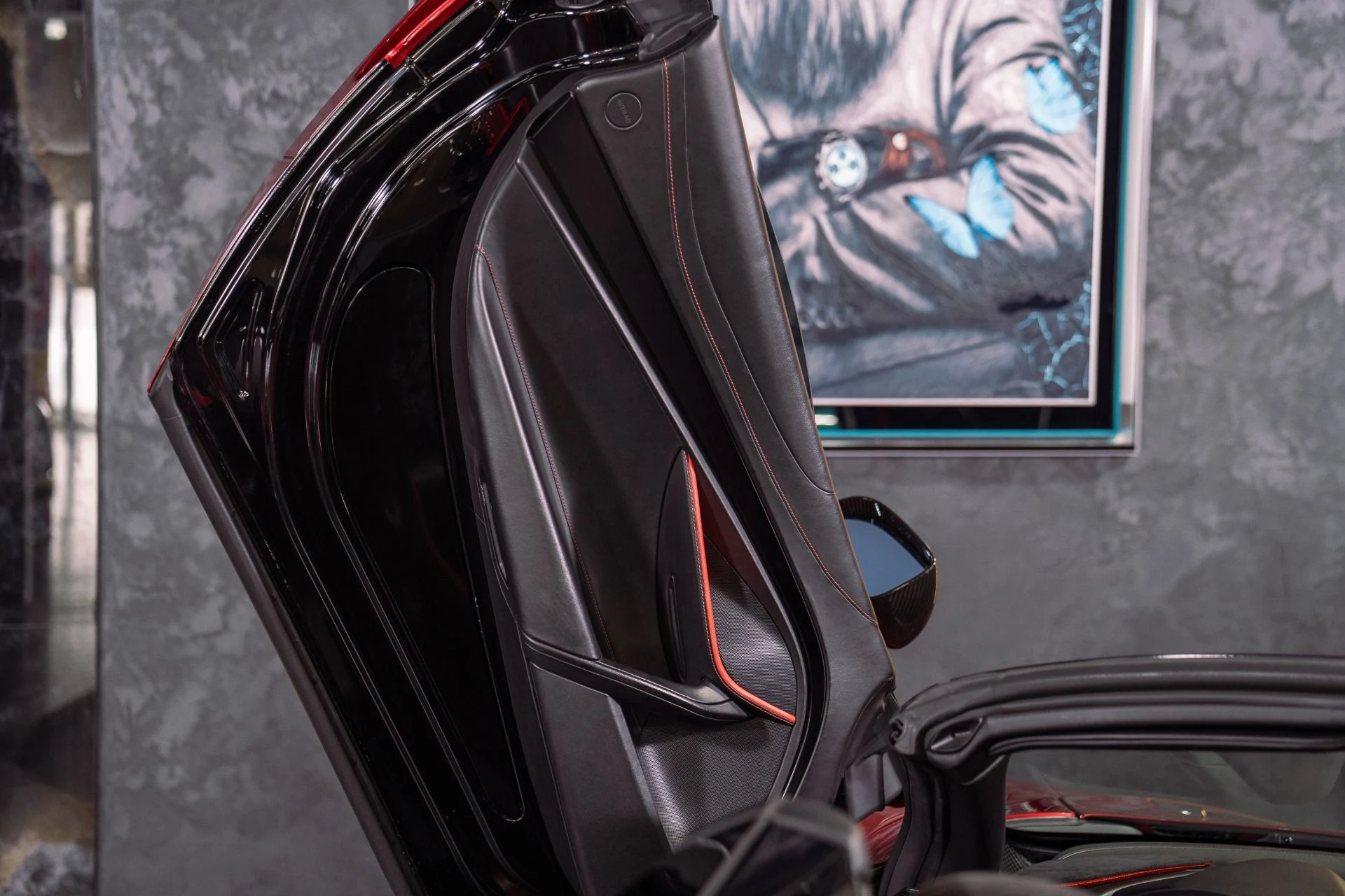 mph031_2477973868_Used_2022_Mc_Laren_720_S_Spider_Carbon_Fiber_Tonneau_Cover_365k_MSRP_1793047226_27c9a36d94