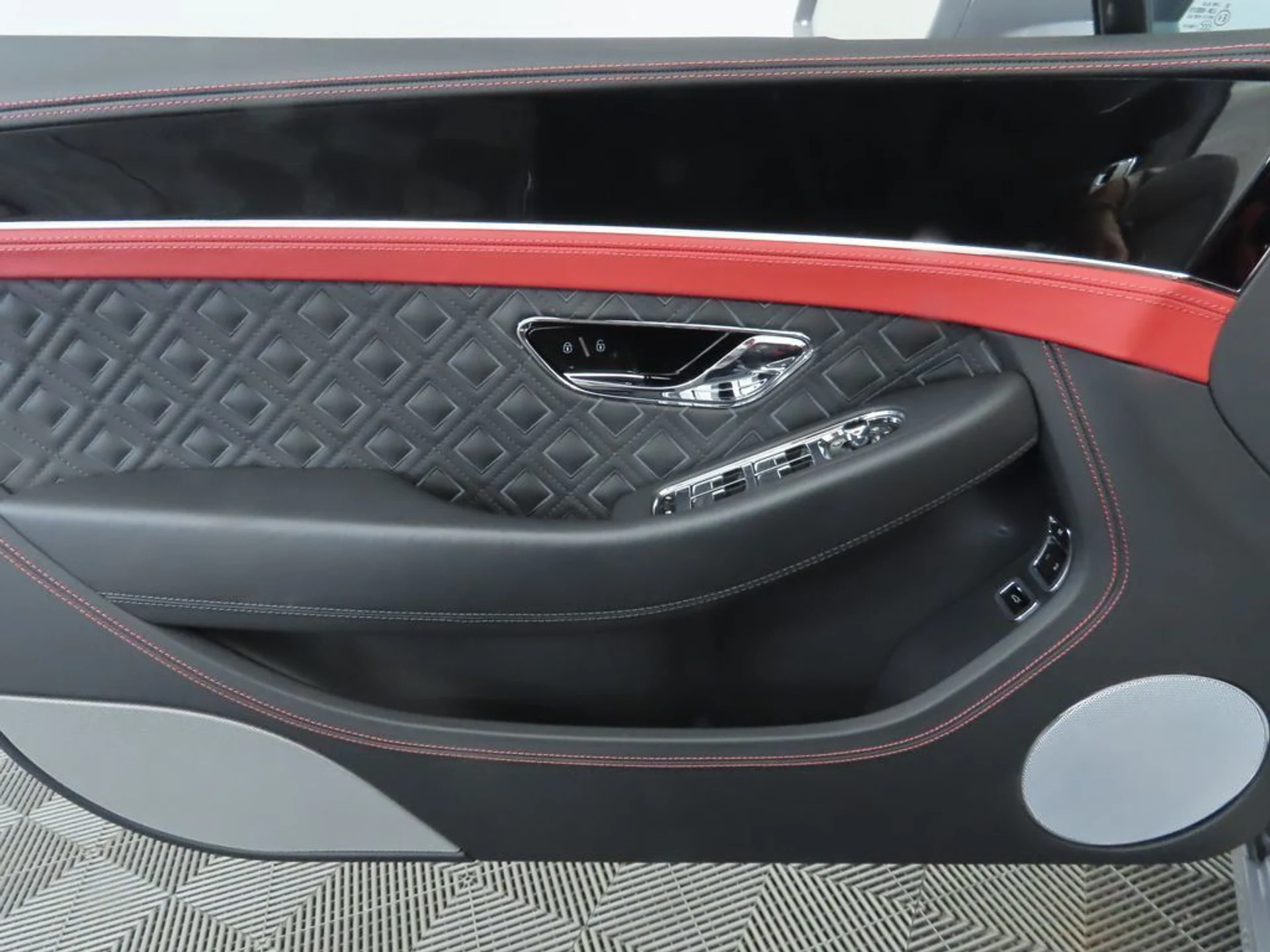 mph031_2478620155_used_2024_bentley_continental_gtsconvertible_8119_22944109_32_1024_3e0fa6cfe4