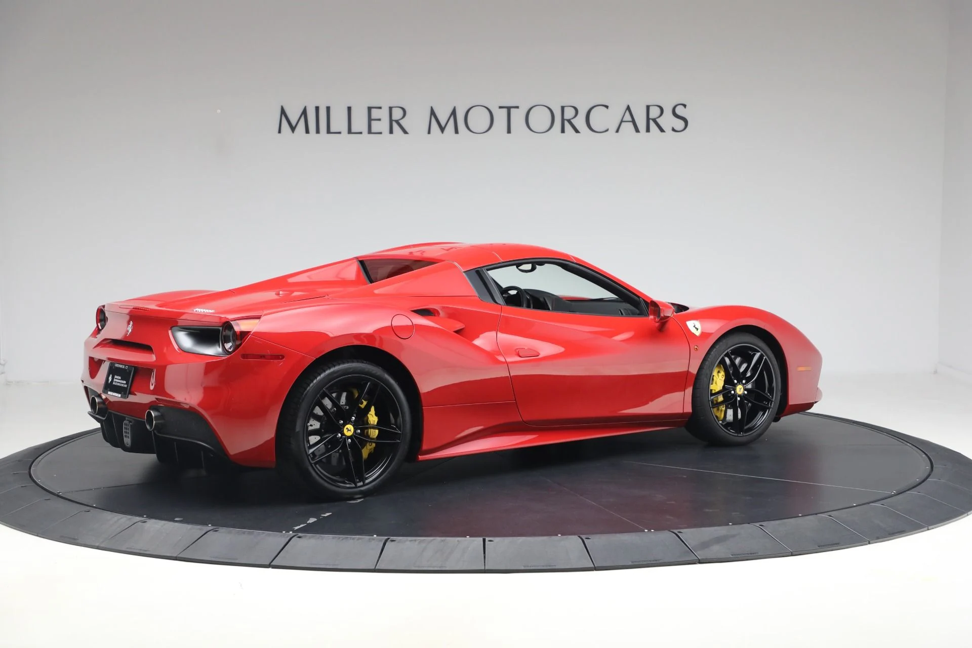 mph031_248162112_Used_2019_Ferrari_488_Spider_1792598381_5fcc7d5f39