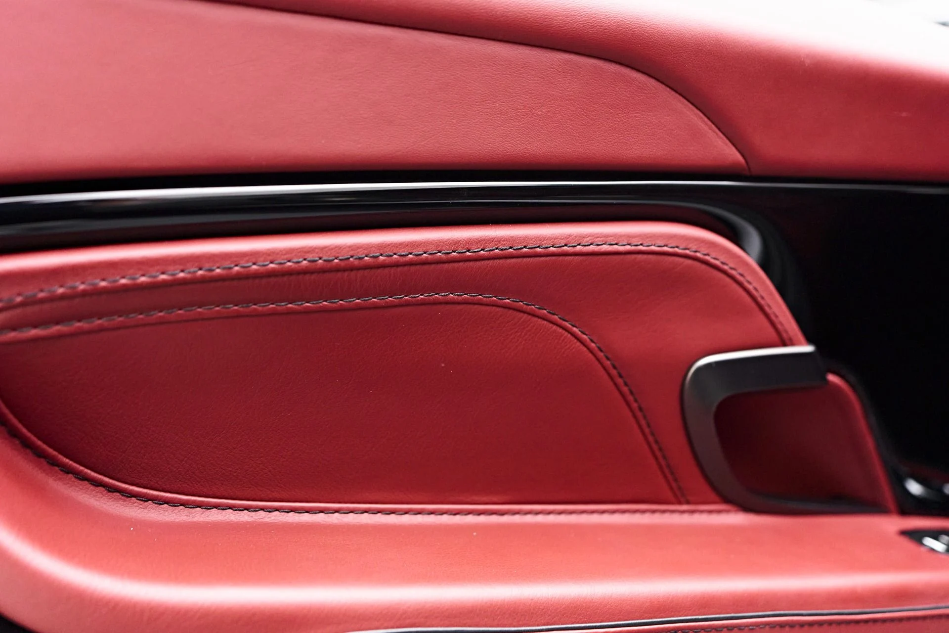 mph031_2486655599_Used_2021_Aston_Martin_DBS_Superleggera_1720056677_0523016285
