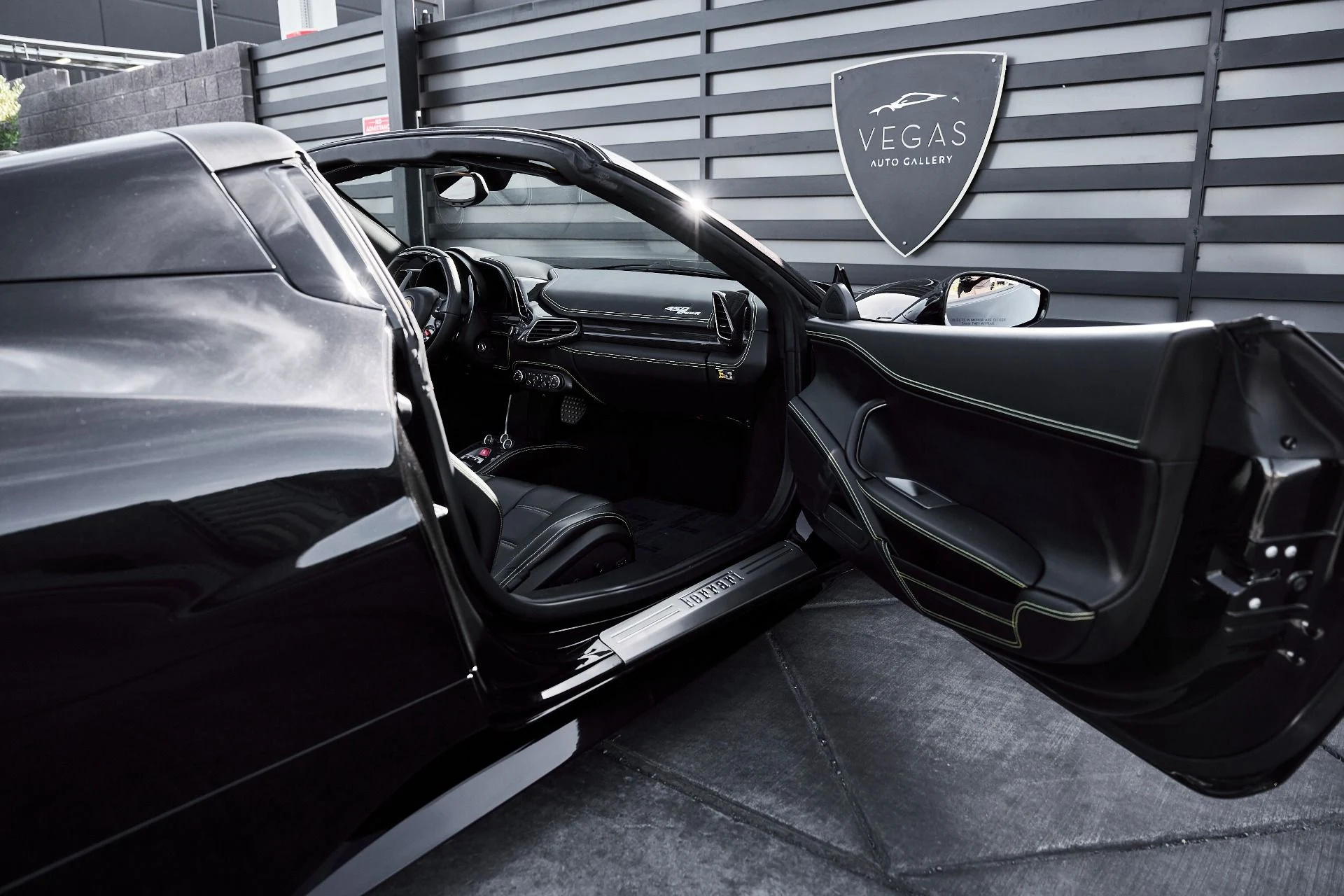 mph031_250023784_Used_2015_Ferrari_458_Spider_Base_1777010241_5c84a9230c