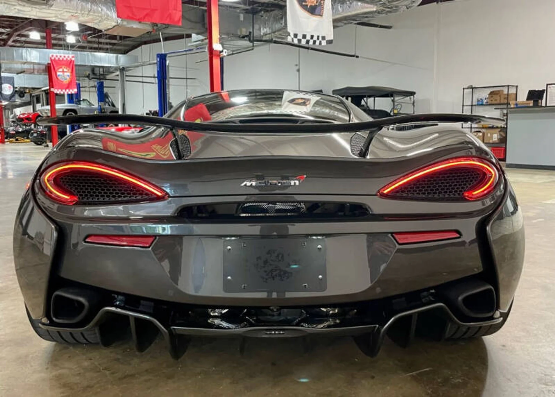 mph031_2500586796_2017_mclaren_570gt_base_2dr_coupe_fd841c7b85