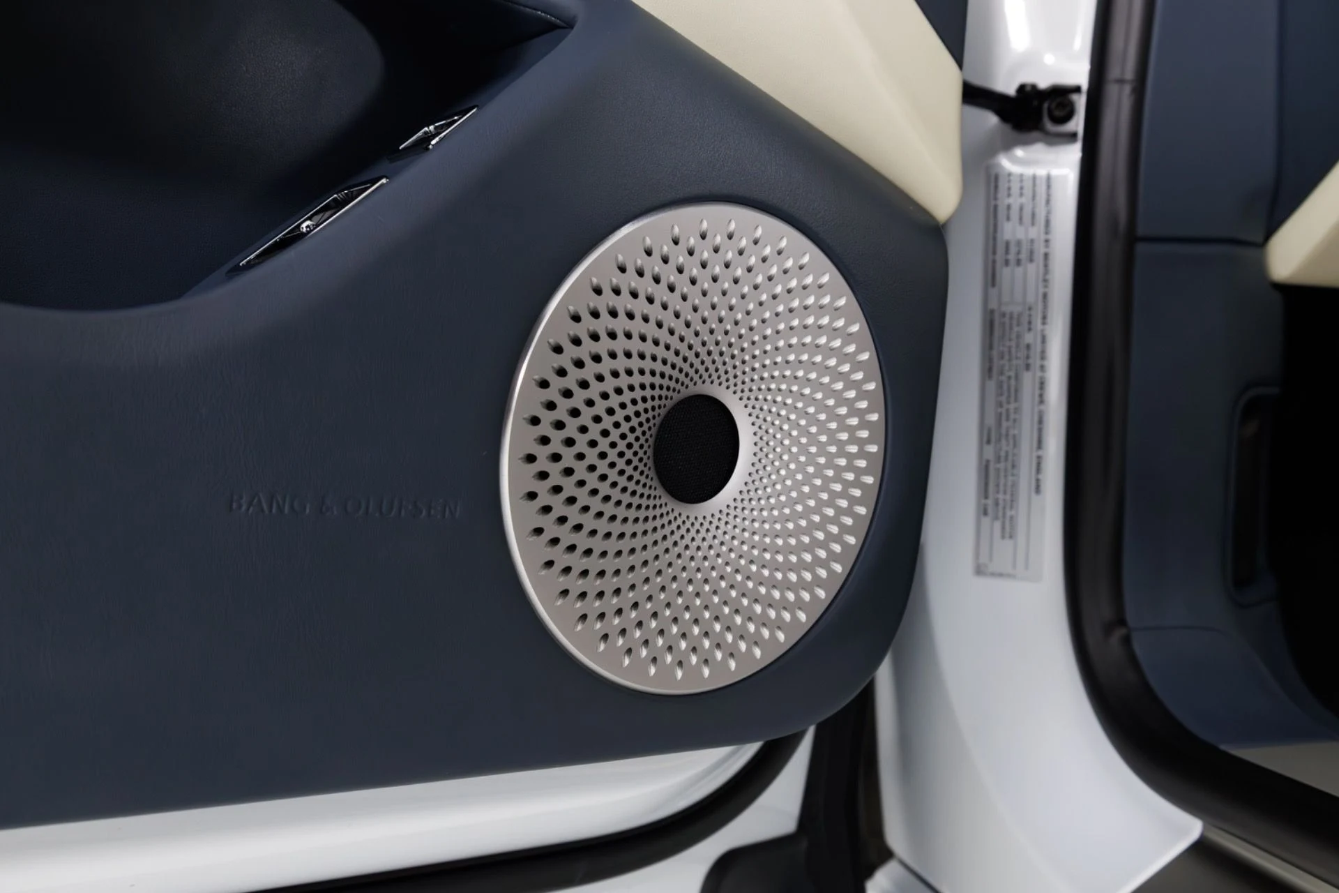 mph031_2502151000_Used_2020_Bentley_Flying_Spur_W12_1776899554_2250203a05