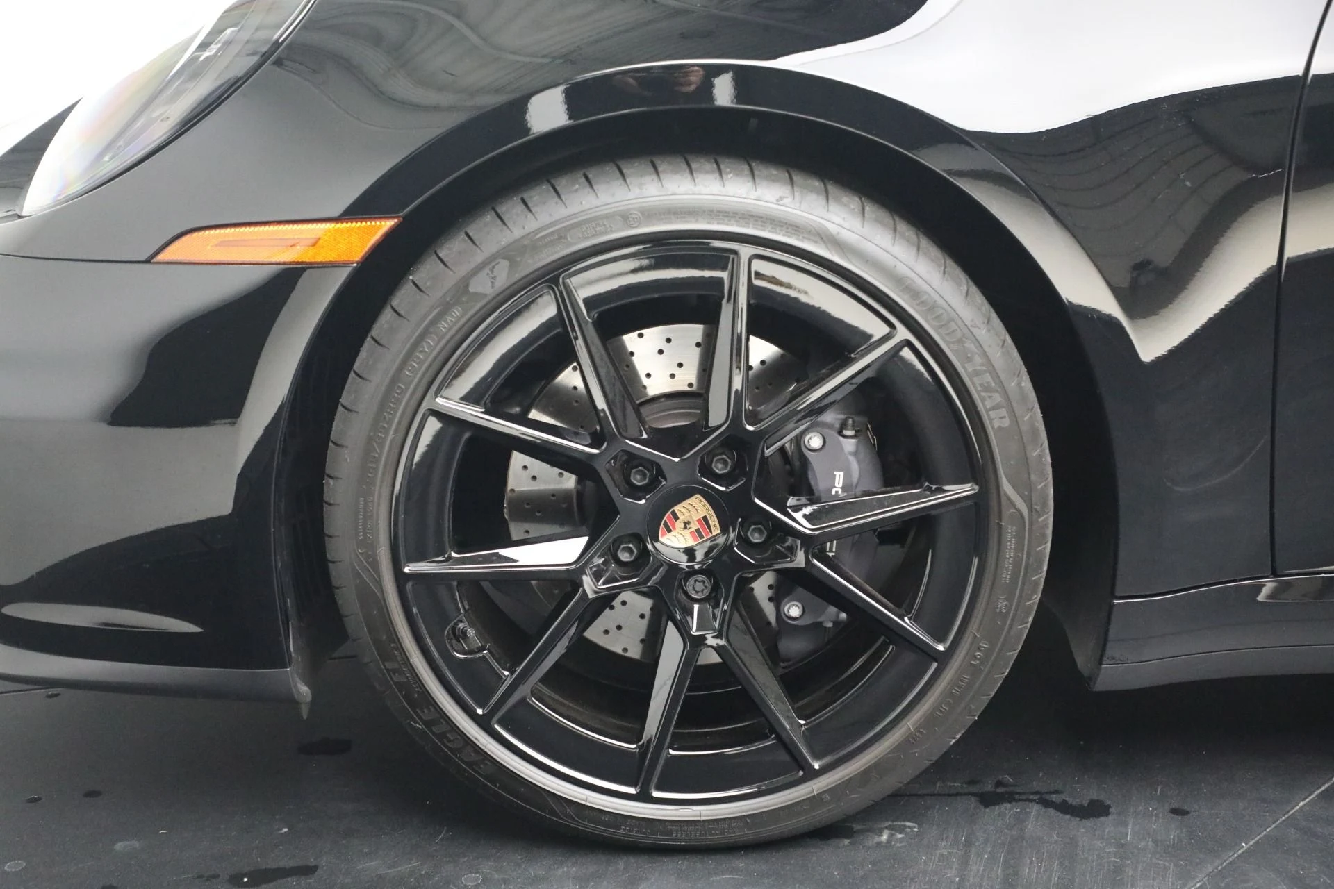 mph031_2503205110_Used_2025_Porsche_911_Carrera_1776712574_77e20a6df6