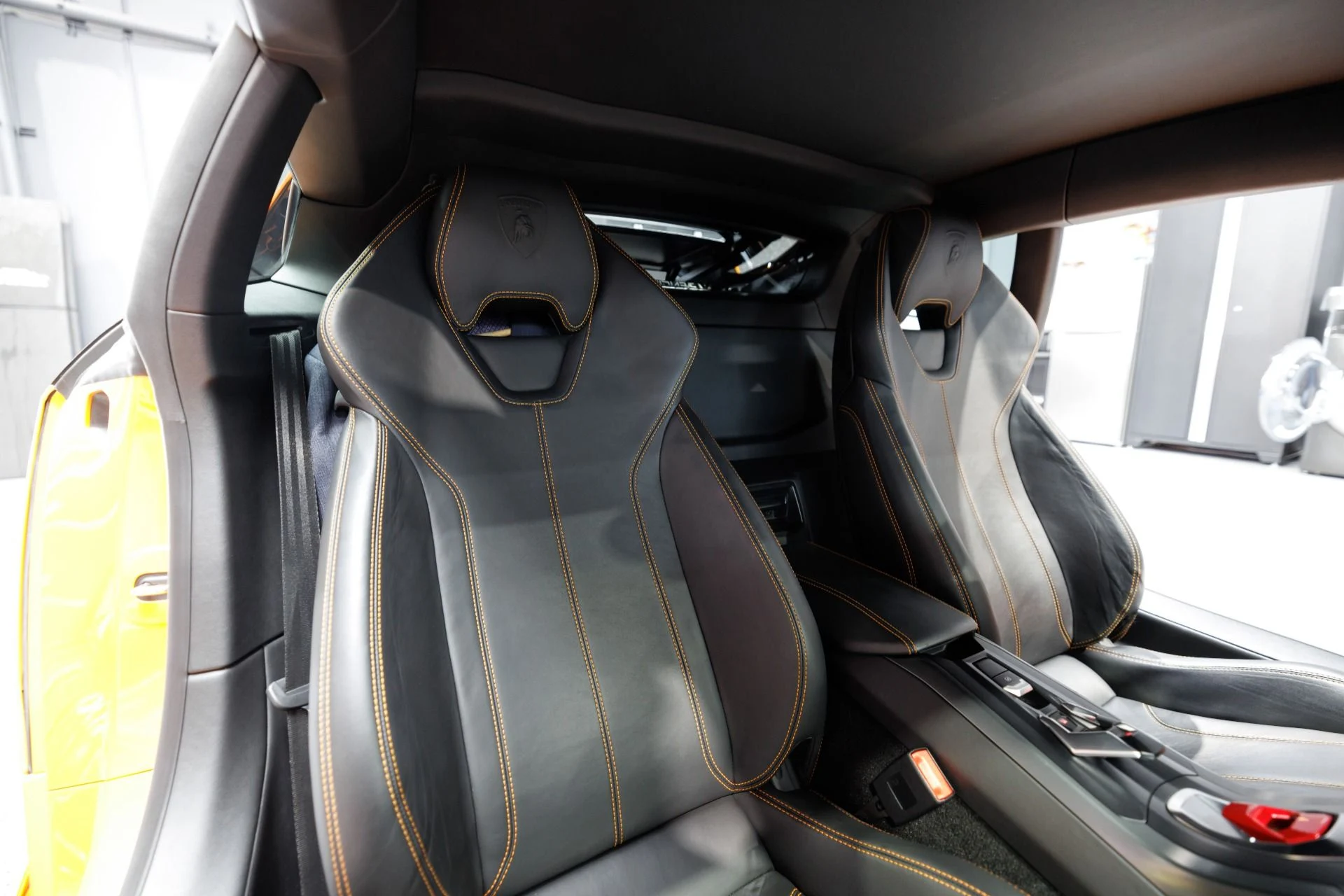 mph031_2506340180_Used_2015_Lamborghini_Huracan_VF_Supercharger_LP_610_4_1760479493_6fdd28d377