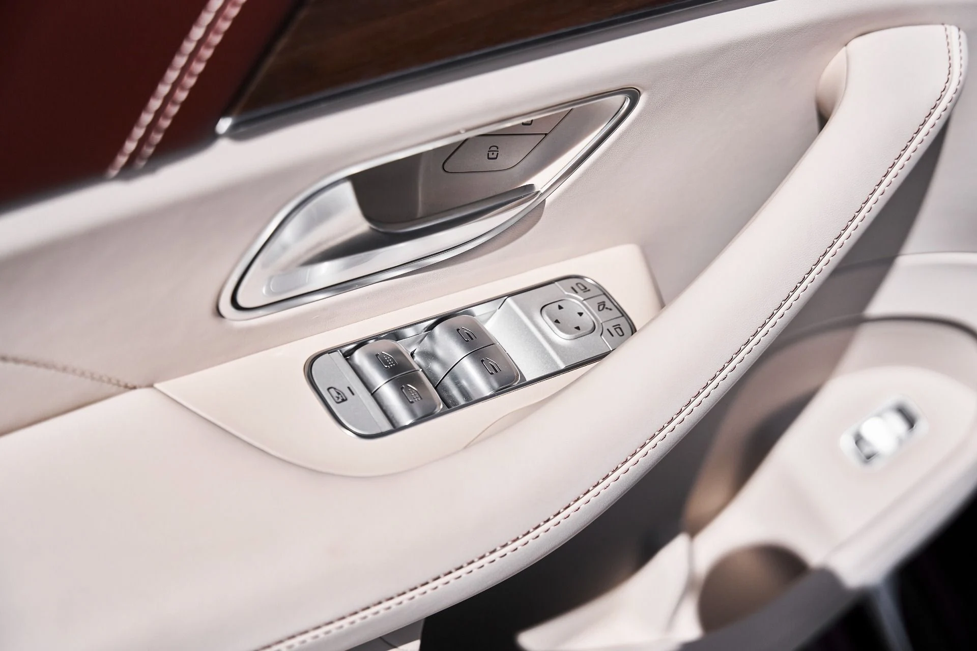 mph031_2506569882_Used_2026_Mercedes_Benz_GLS_Maybach_GLS_600_1776732779_45ad0fbd80