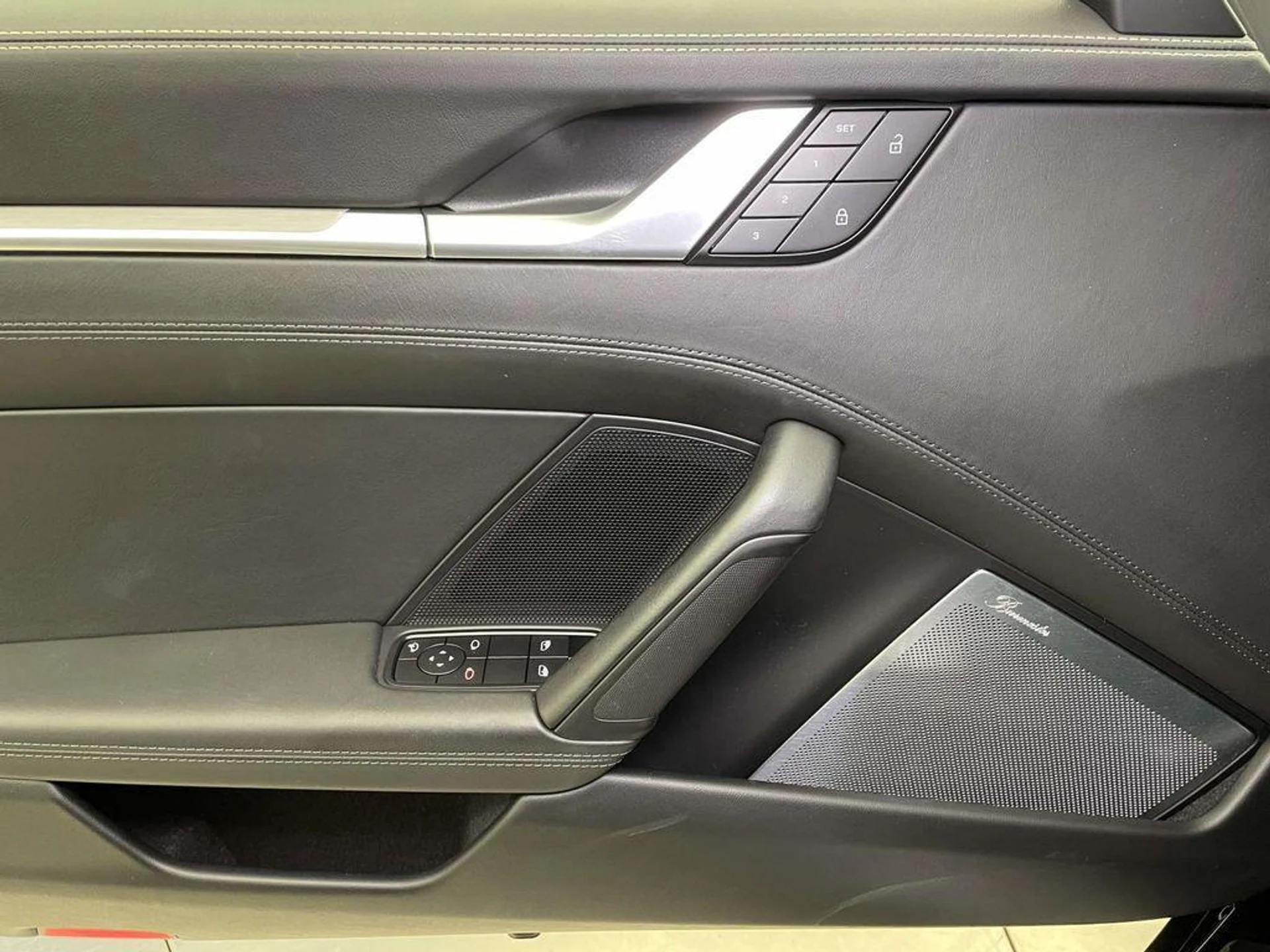 mph031_2506918025_9_W_Ogciac_Q_Yt_EK_5z_Dbu_Tic8_Hwj_Q_fb496635c8