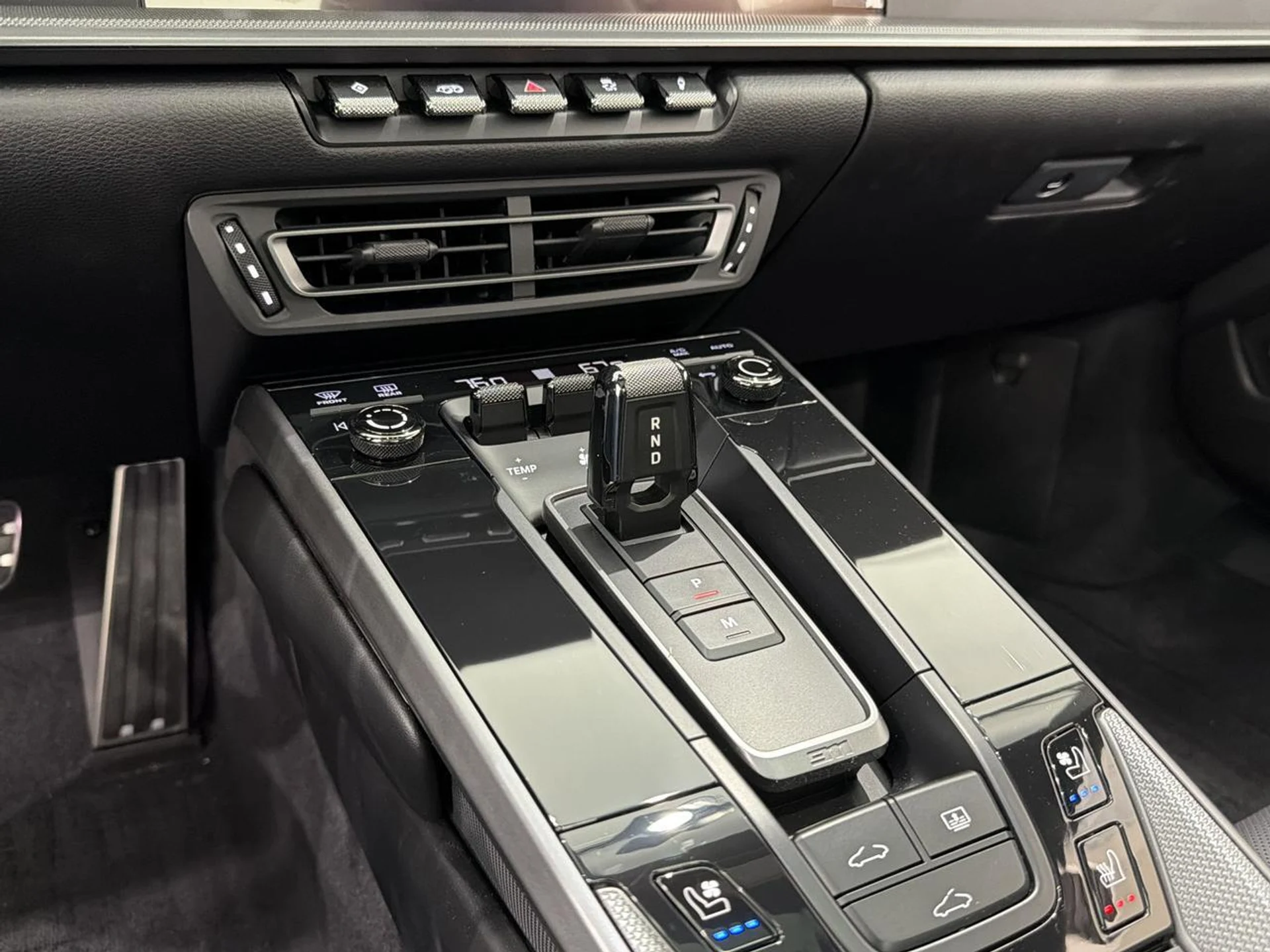 mph031_2507491260_4463dc983af9234e18467b34ec683e04_c21594955a