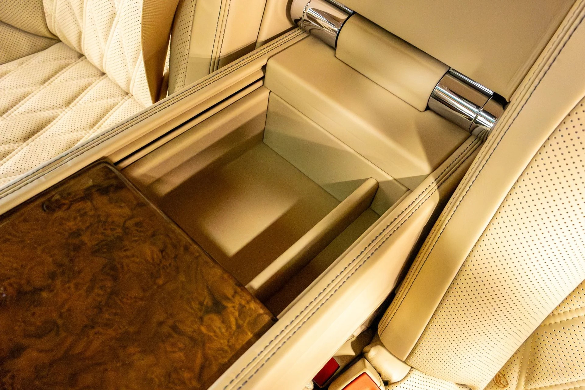 mph031_2509092750_Used_2017_Bentley_Mulsanne_1775514187_9fa9fb53f3