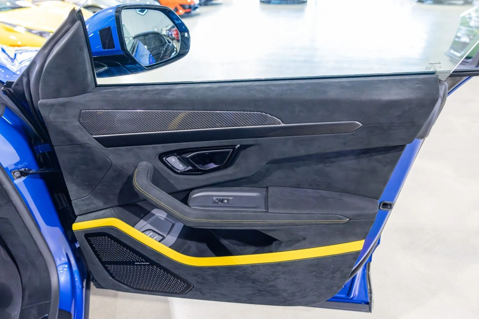 mph031_2512621195_Bg_65133c3b14