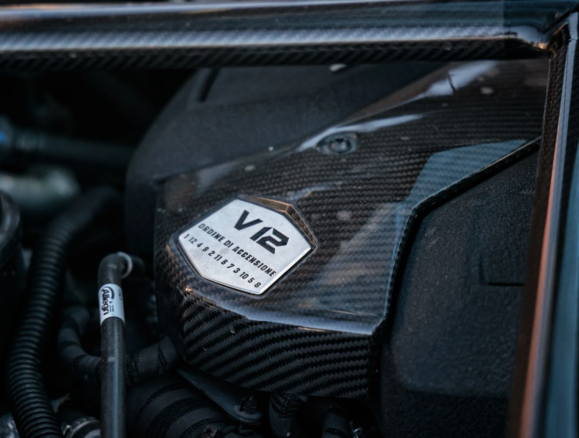 mph031_2519673925_Used_2018_Lamborghini_Aventador_S_1762208358_b79da7b2d3