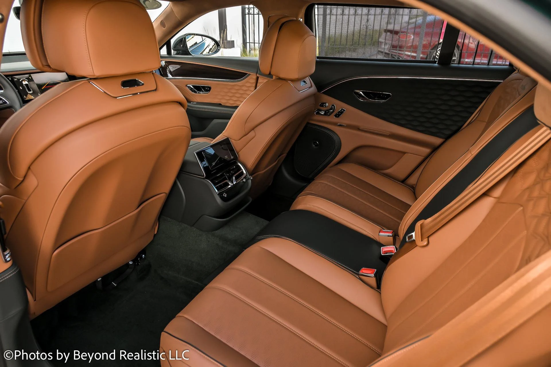 mph031_252008346_Used_2025_Bentley_Flying_Spur_Speed_First_Edition_Specification_1761724545_003f4bf822