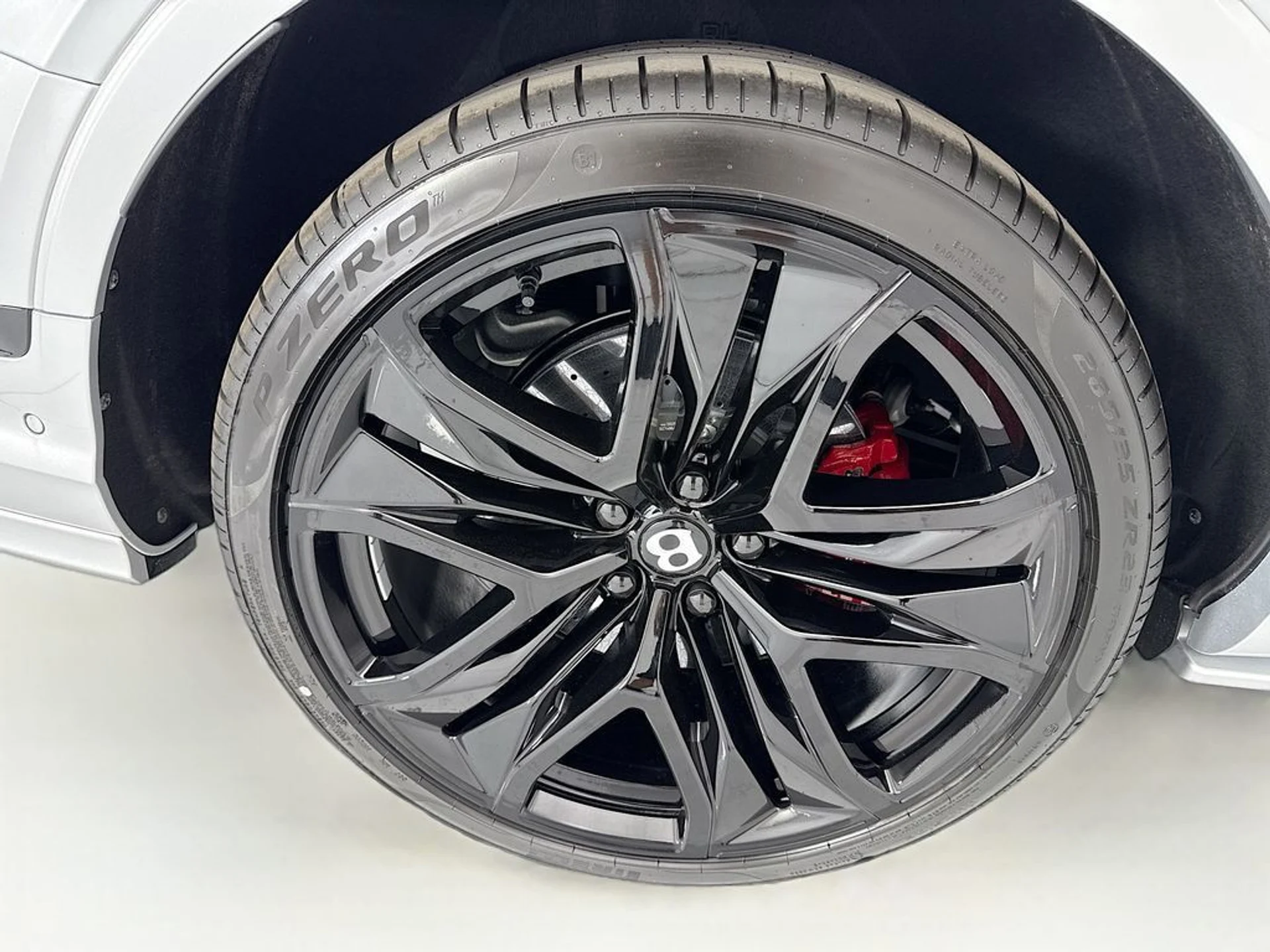 mph031_2520478234_new_2026_bentley_bentayga_8119_23011289_32_1024_6e39638134