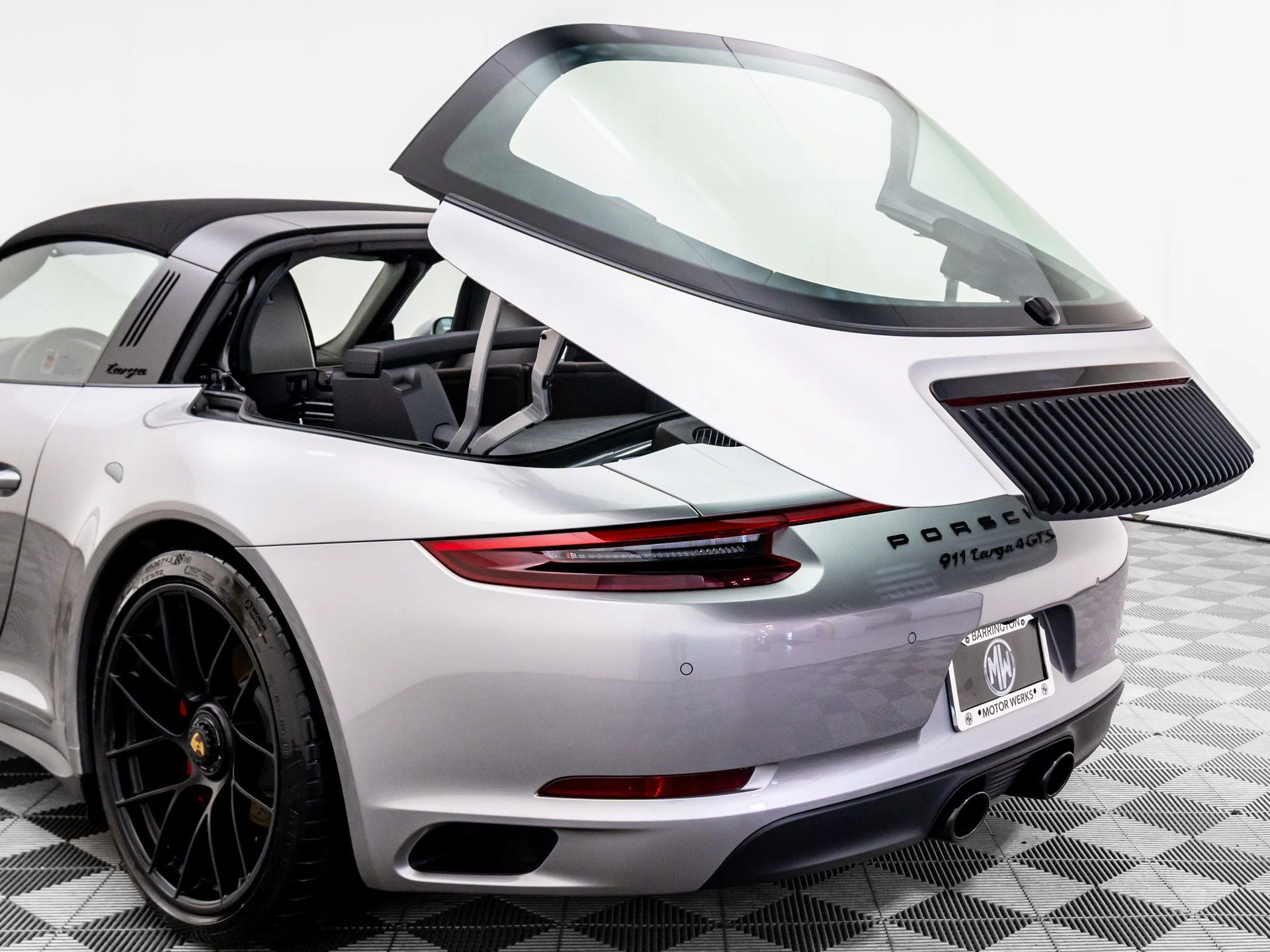 mph031_2520972172_be85fee8509870eb35c686934b65dc47x_8a5760ac0b