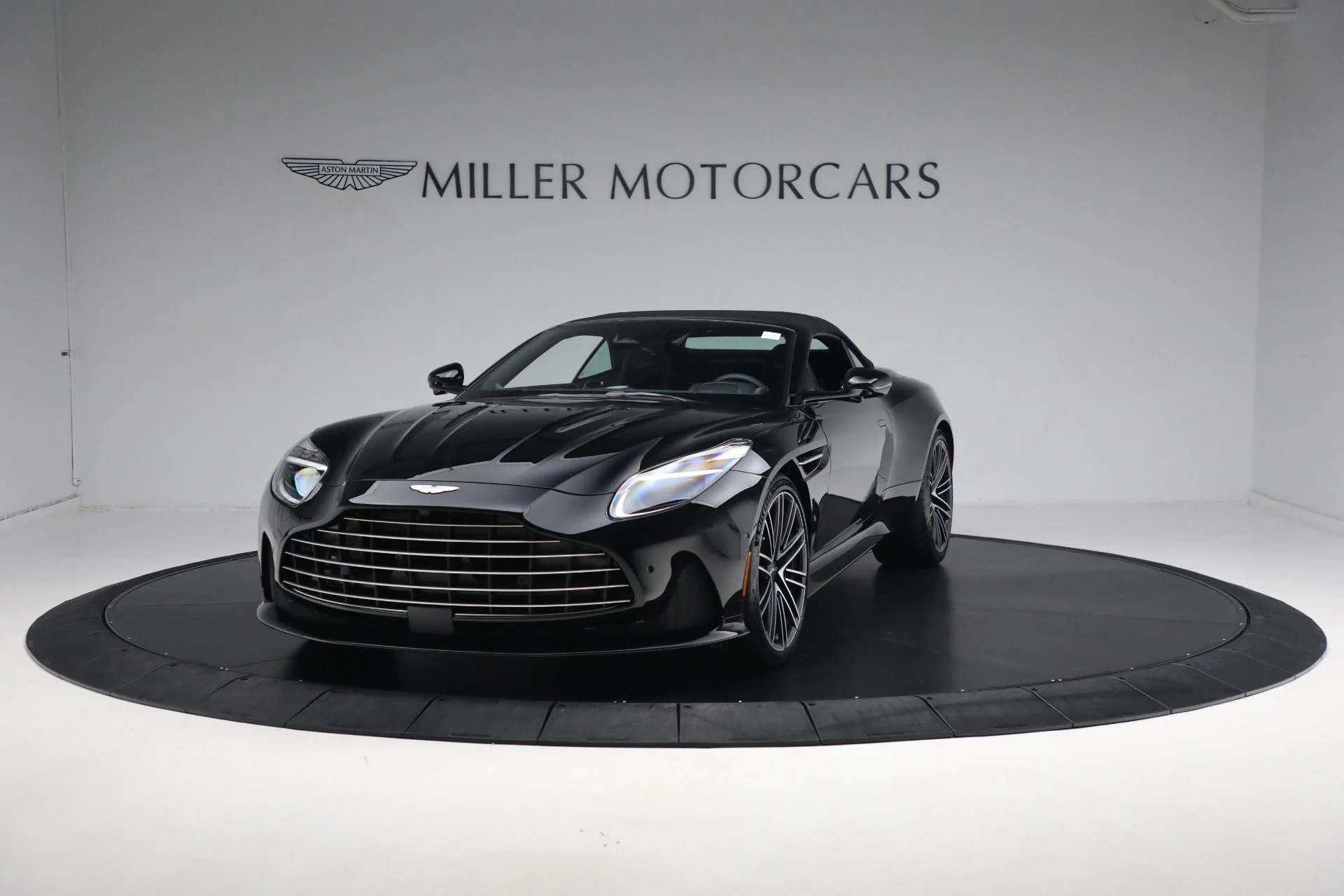 mph031_2530488495_New_2025_Aston_Martin_DB_12_Volante_42fca36044