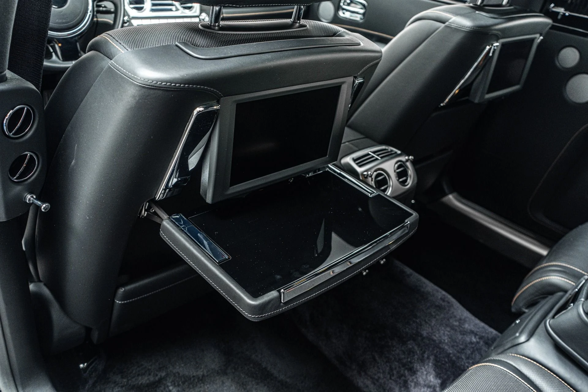 mph031_2533471436_Used_2017_Rolls_Royce_Ghost_Extended_Wheelbase_393_K_MSRP_Two_Tone_Paint_Rear_Chiller_1774532559_ed4d89e571