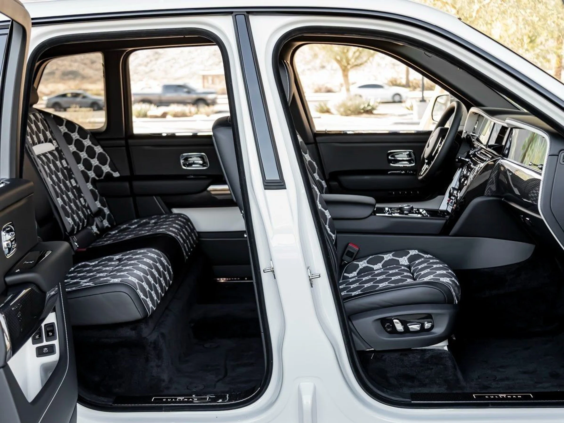 mph031_2535339469_32_ddee70359f