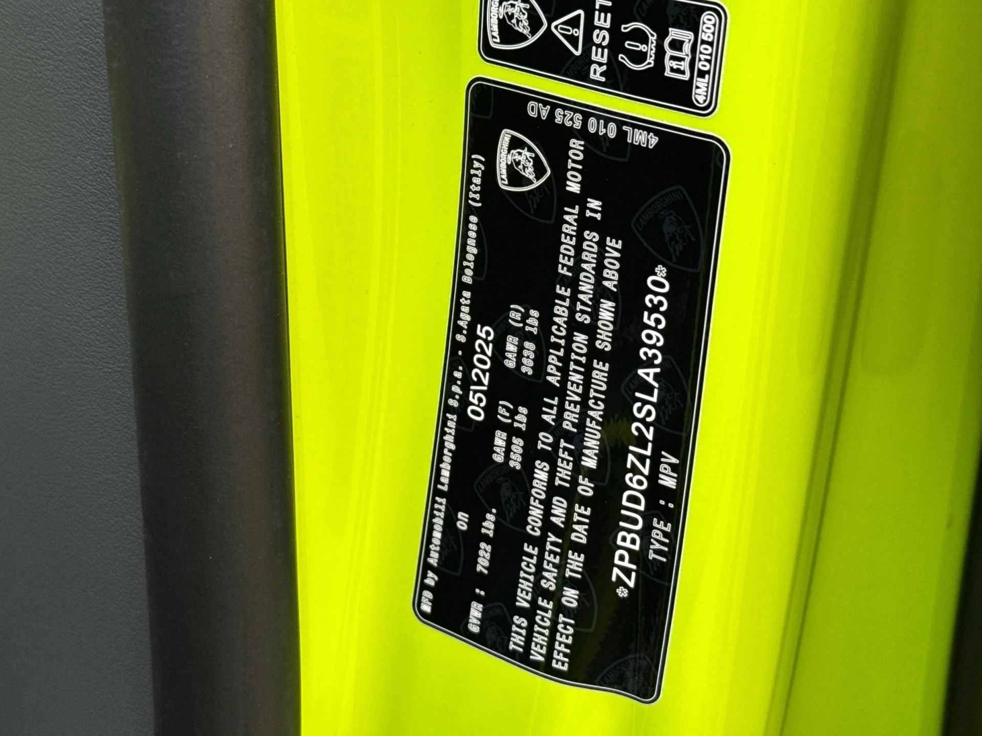 mph031_2535847773_New_2025_Lamborghini_Urus_SE_1770805156_42bdf87cab