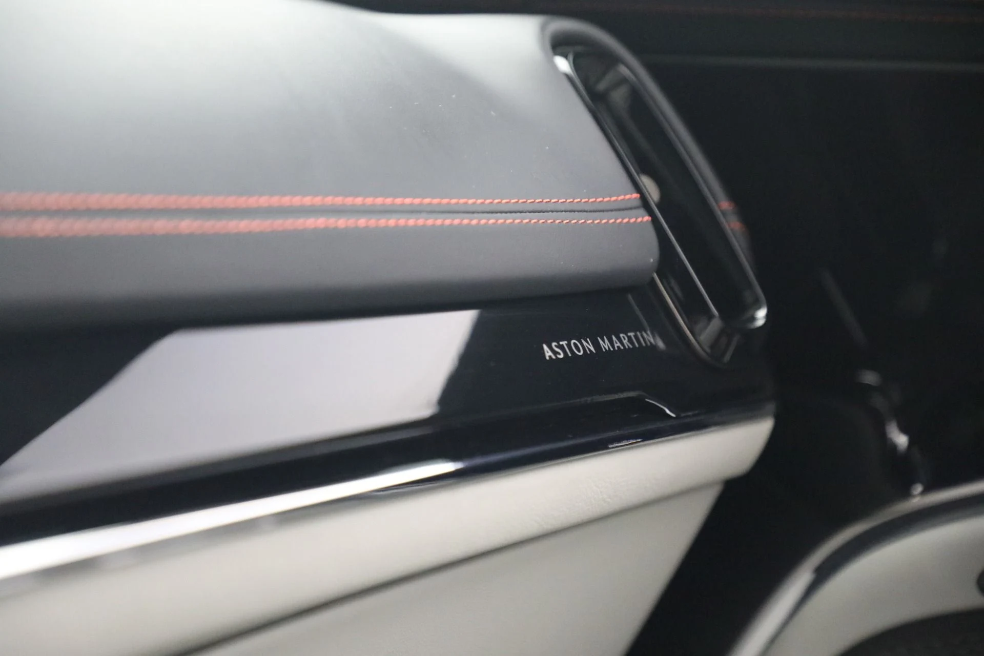 mph031_254035060_Used_2025_Aston_Martin_DBX_707_1773871461_35e215e6bd