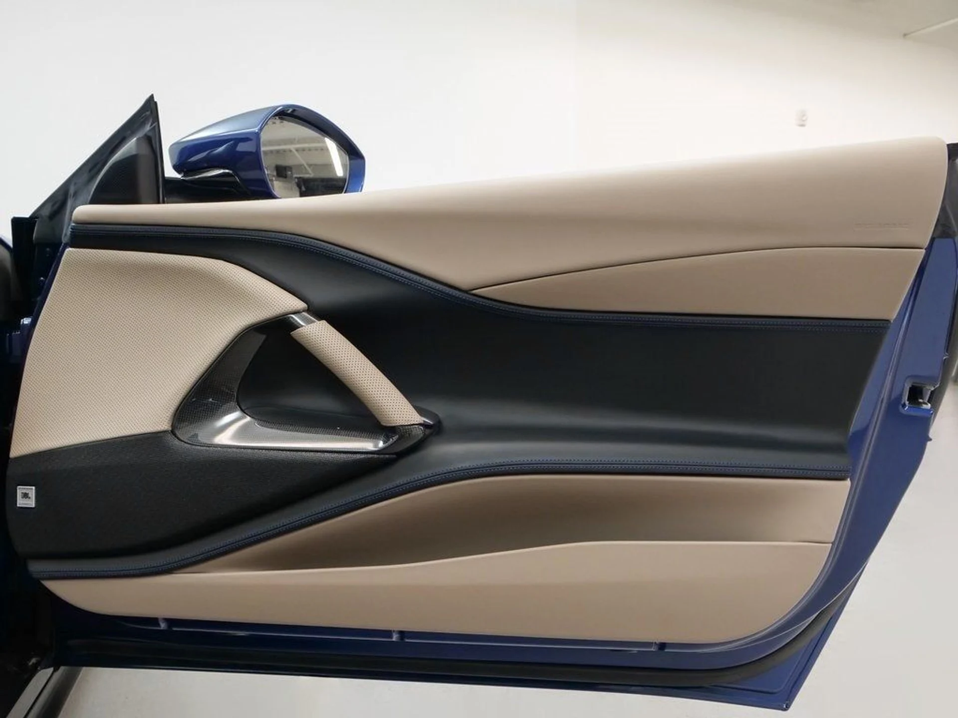 mph031_256673573_32_86d94c1656