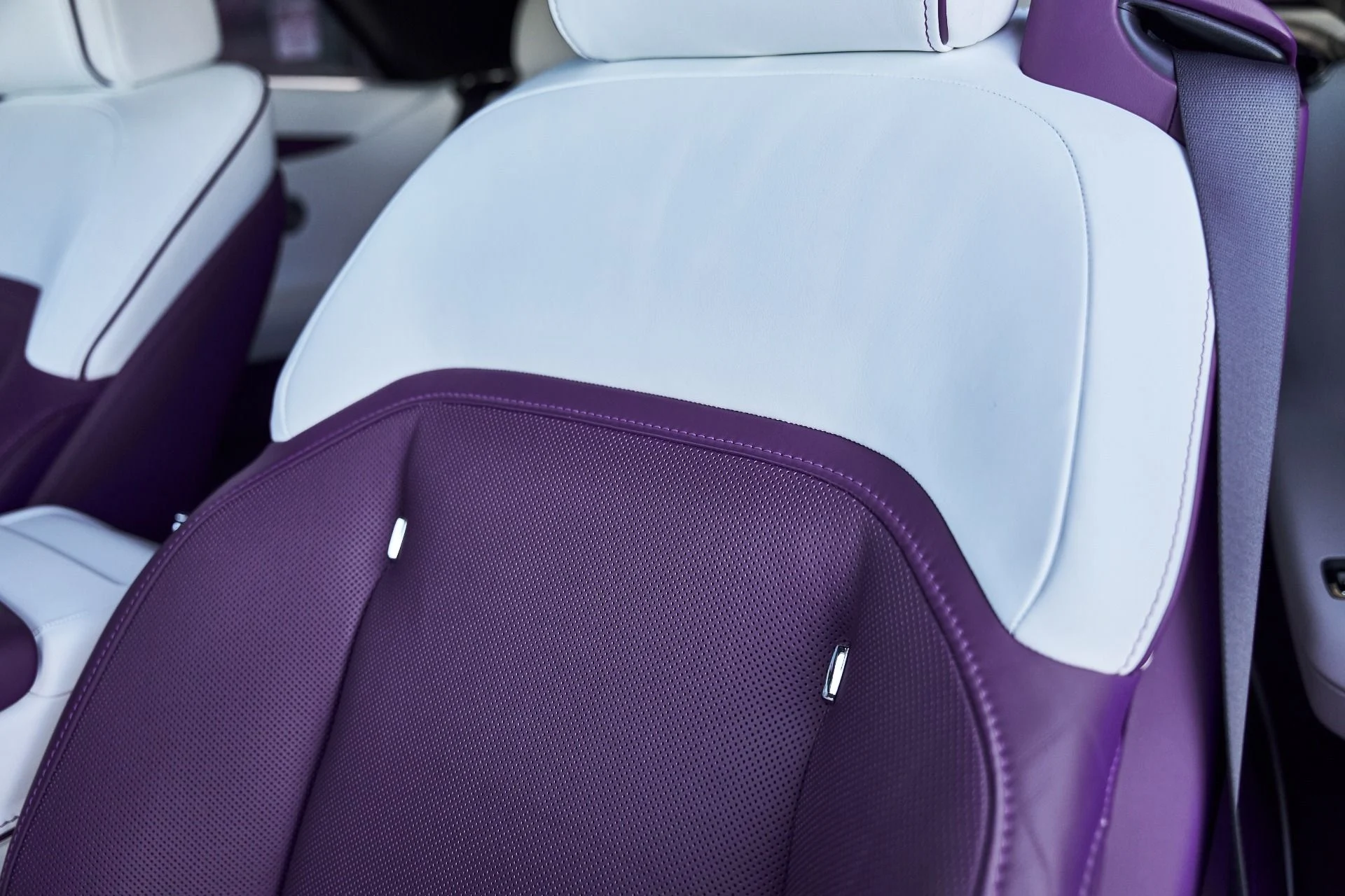 mph031_2569776048_Used_2024_Rolls_Royce_Spectre_Base_1771724483_6886e03f1b