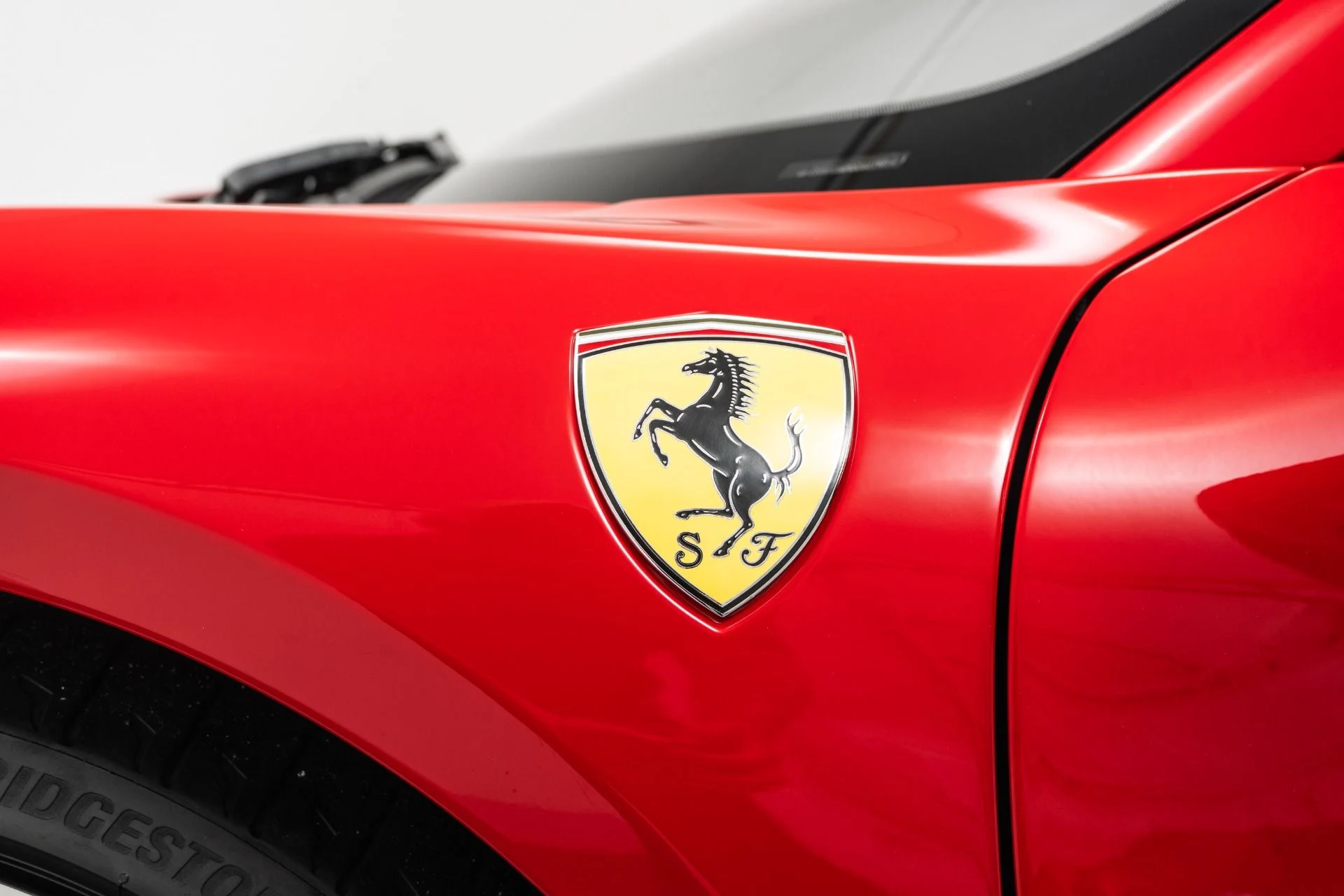 mph031_2571669344_Used_2025_Ferrari_296_GTS_1752590210_2ae4951e18
