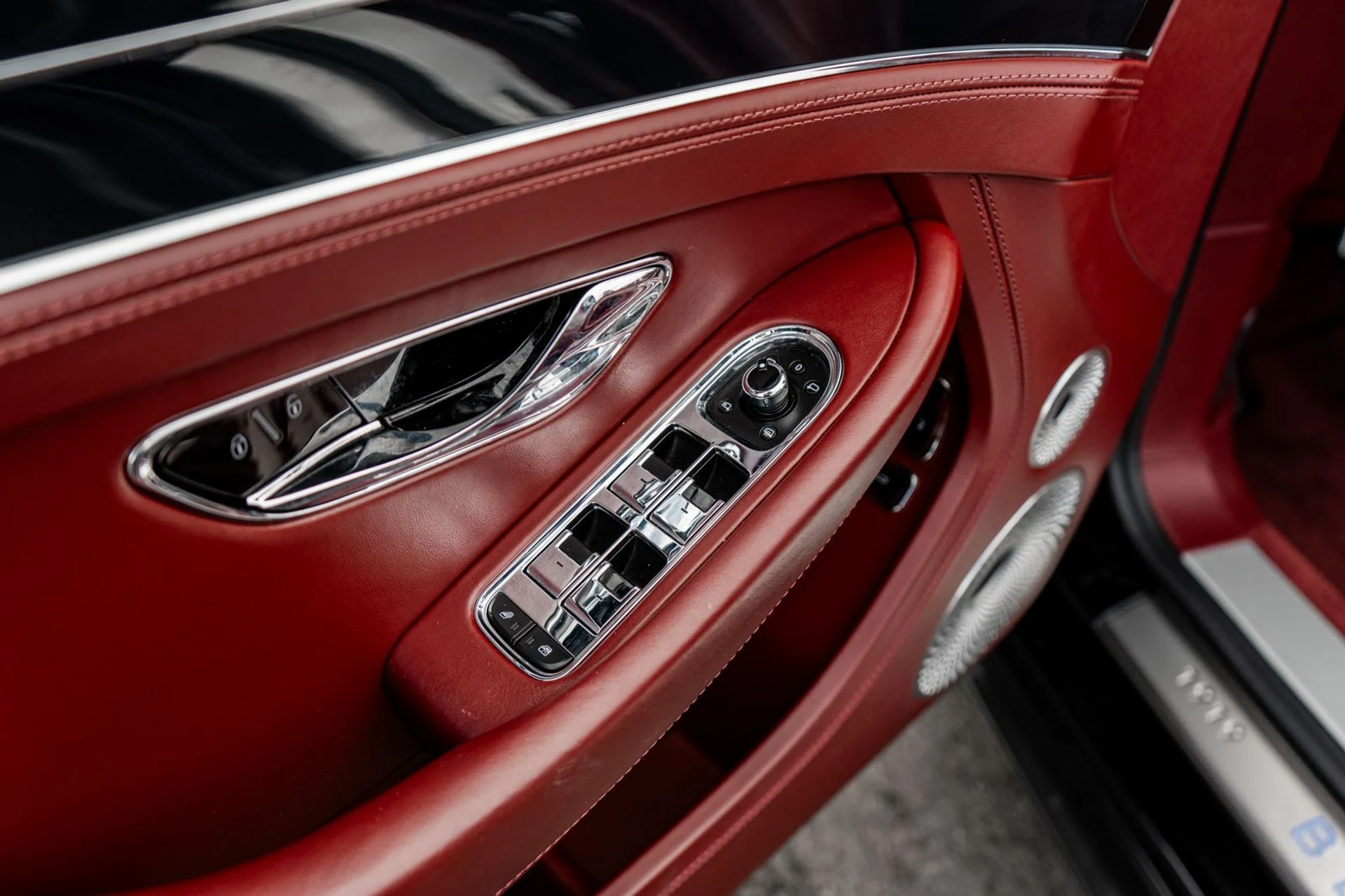 mph031_2576755221_51295379_039a_473a_888d_7963d1cbe4af_54f89d7f22