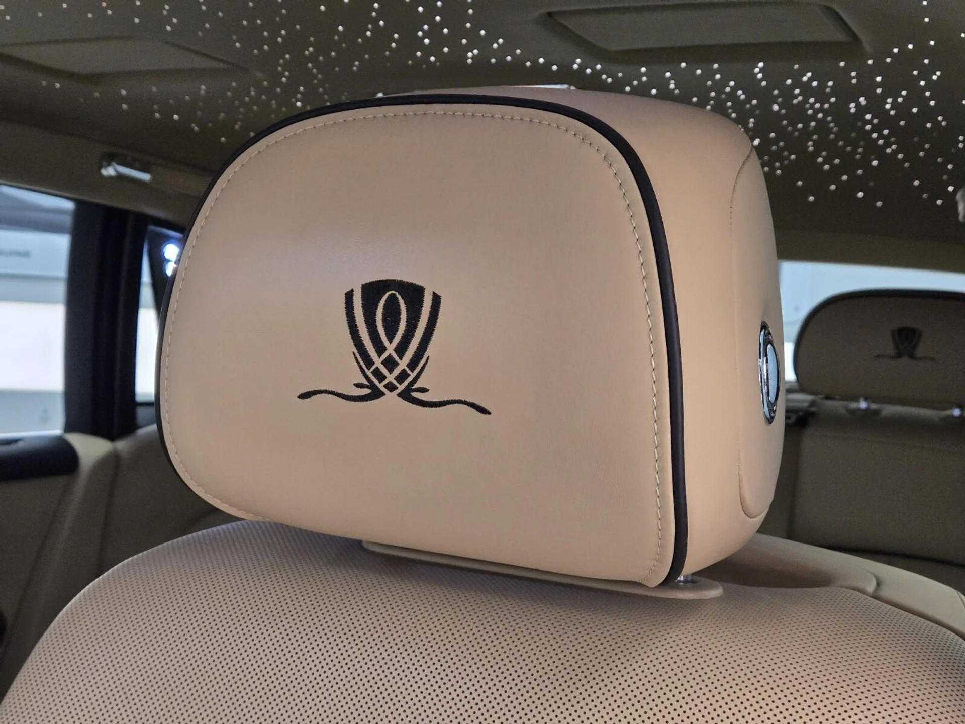mph031_2581597539_Used_2020_Rolls_Royce_Phantom_1759993969_b998cdd8cc