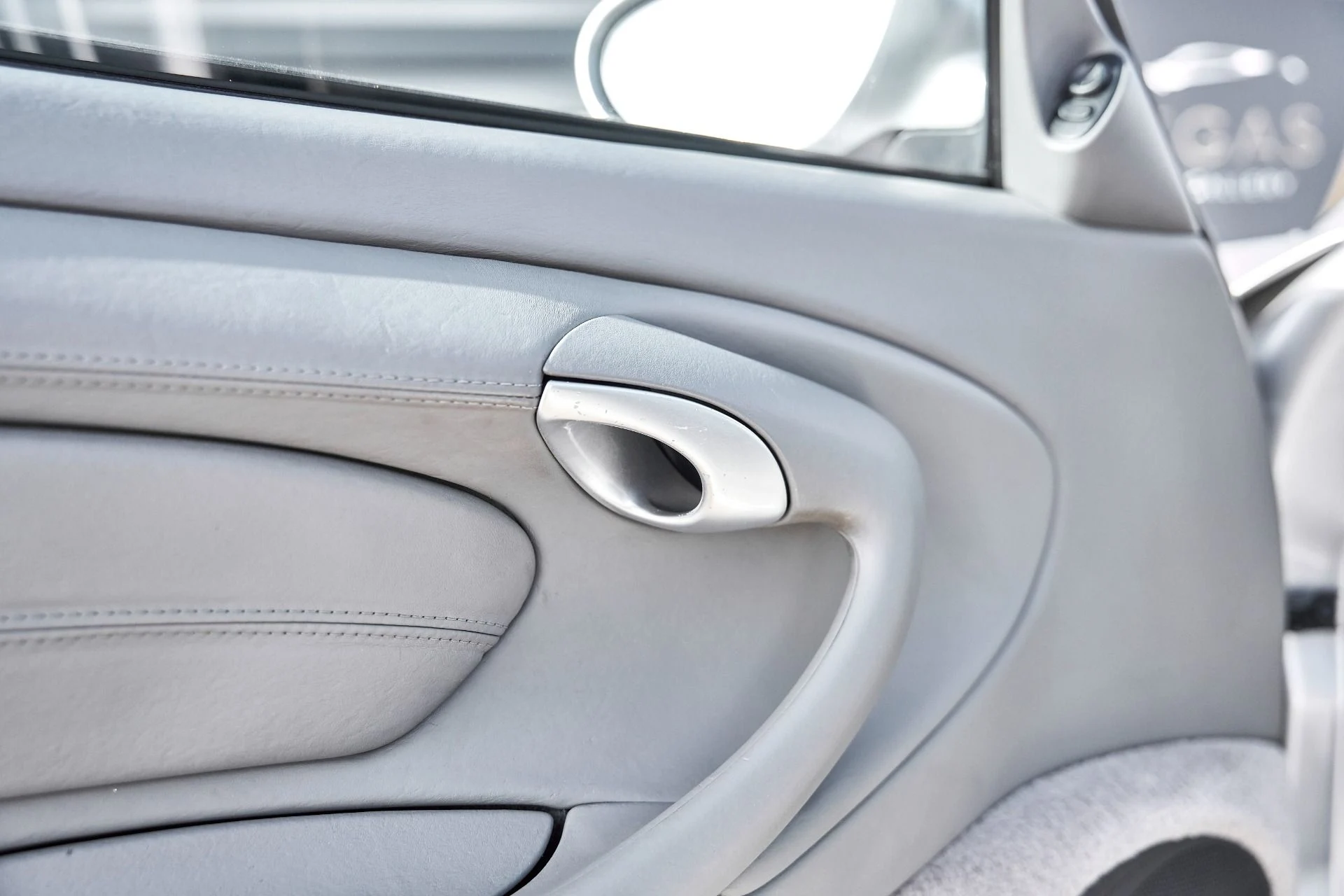 mph031_2586106420_Used_2002_Porsche_911_Carrera_1766458447_acb207049a