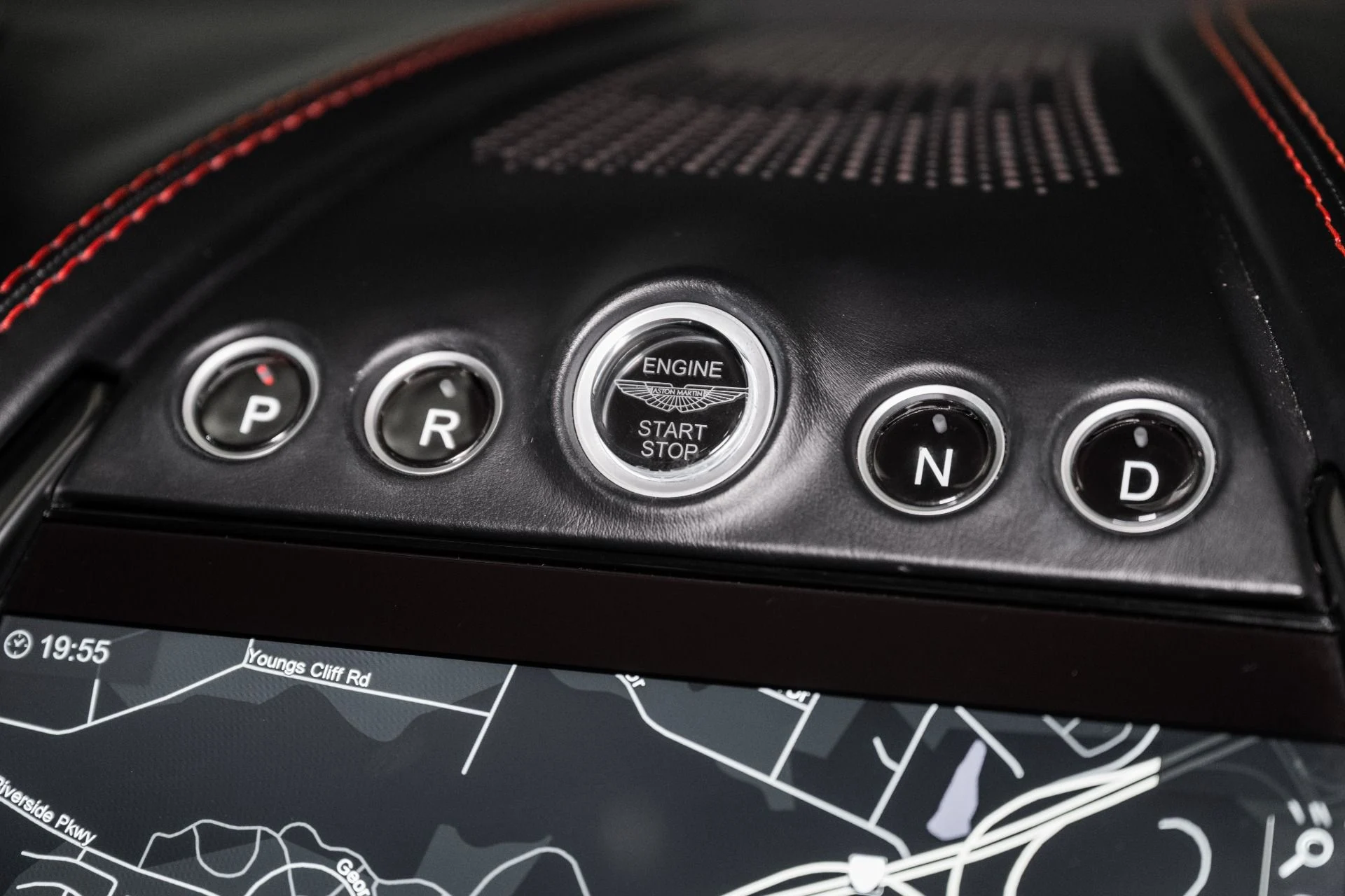 mph031_2589171471_Used_2023_Aston_Martin_DBX_1759420247_0bc025a991