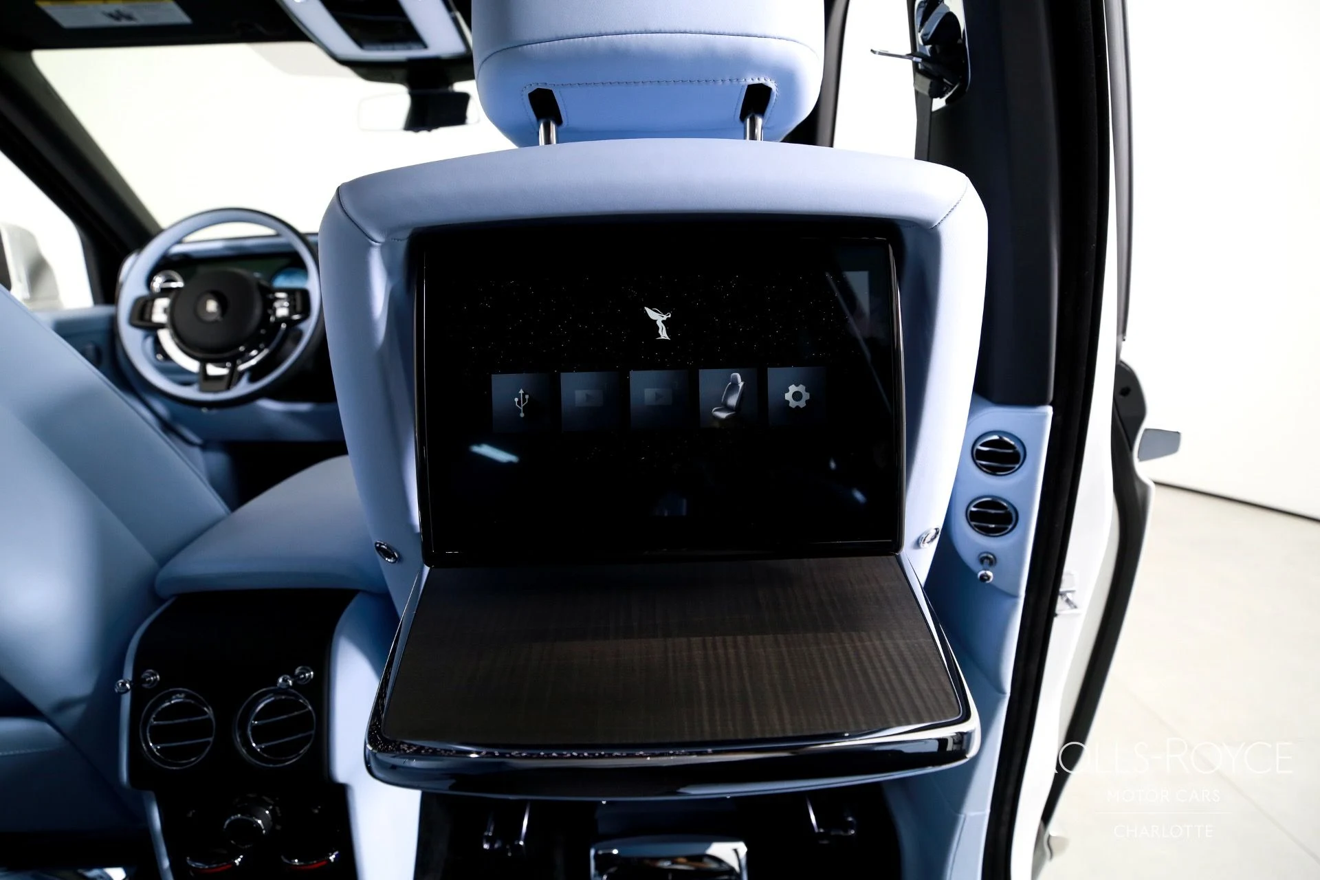 mph031_2620423364_Used_2026_Rolls_Royce_Cullinan_1759509260_8954aac612