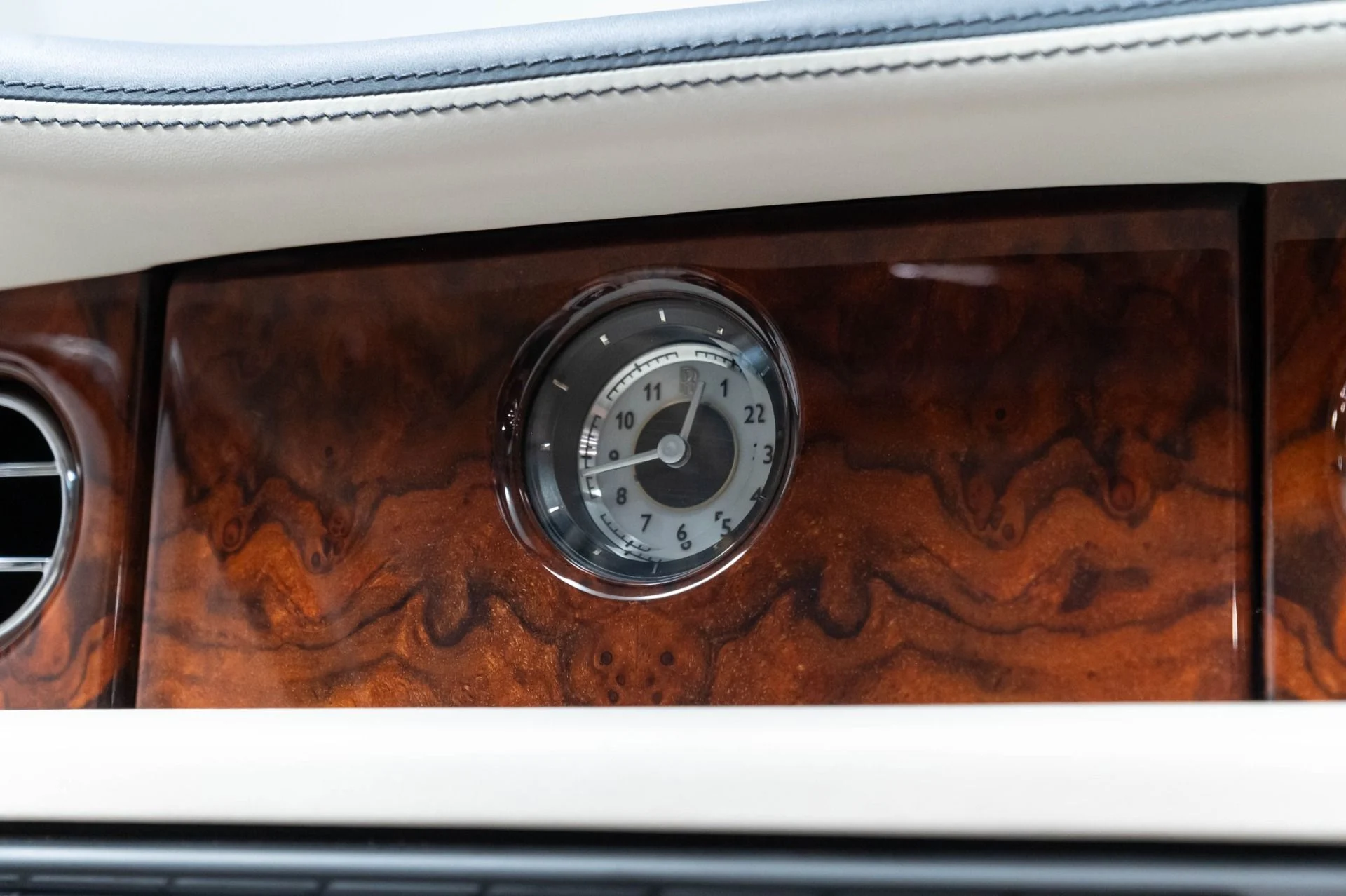 mph031_2622242219_Used_2013_Rolls_Royce_Phantom_1784226914_7674603057