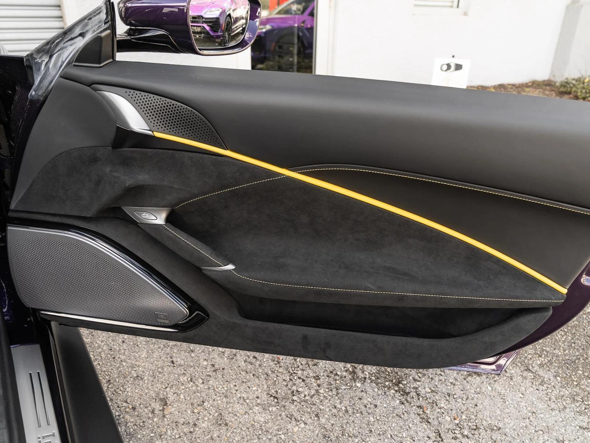 mph031_2629439047_Used_2025_Ferrari_Roma_Spider_Convertible_1772576628_9248d398f0