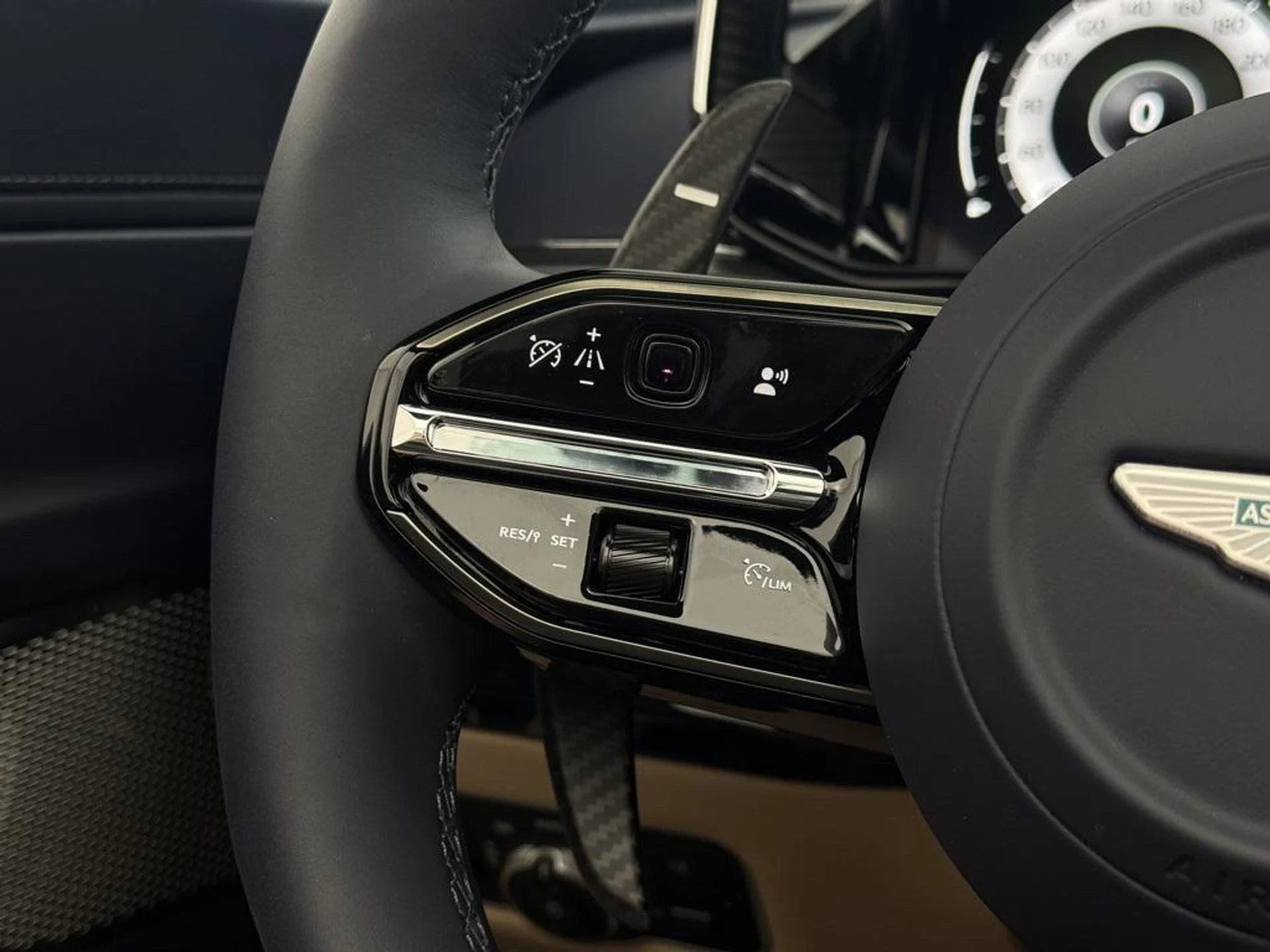 mph031_2630863156_NDV_Dot8g9e6_Kay_Ms_Ey_XKT_8h_Y_DI_65d3eb1620