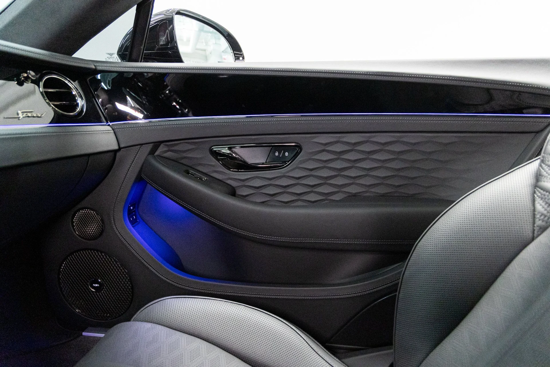 mph031_2663297860_980a8f427acadd5de62221fbe874f7e5x_3bd161a7c1