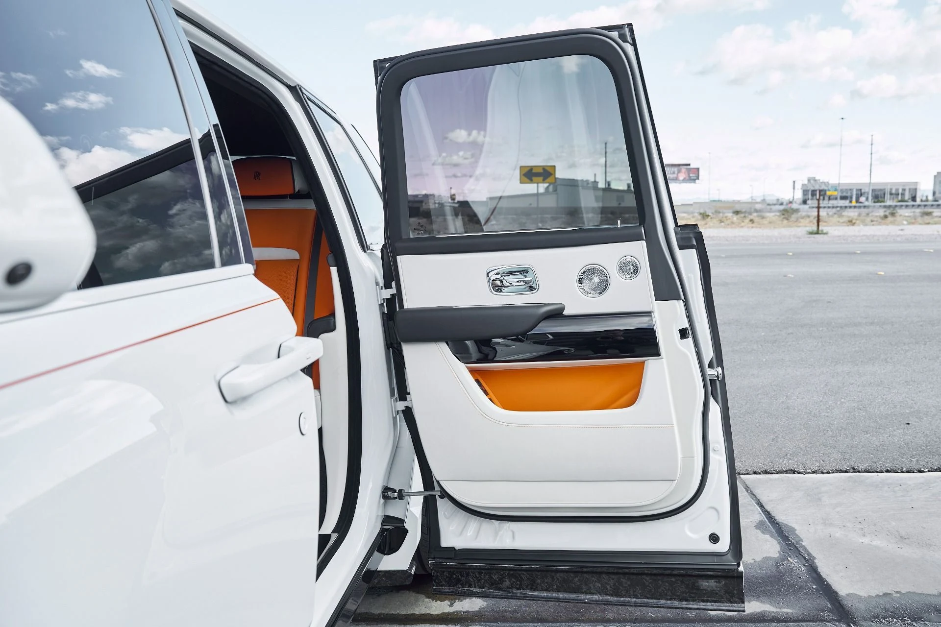 mph031_2663663823_Used_2026_Rolls_Royce_Cullinan_Base_1766884752_1e06afc9d5