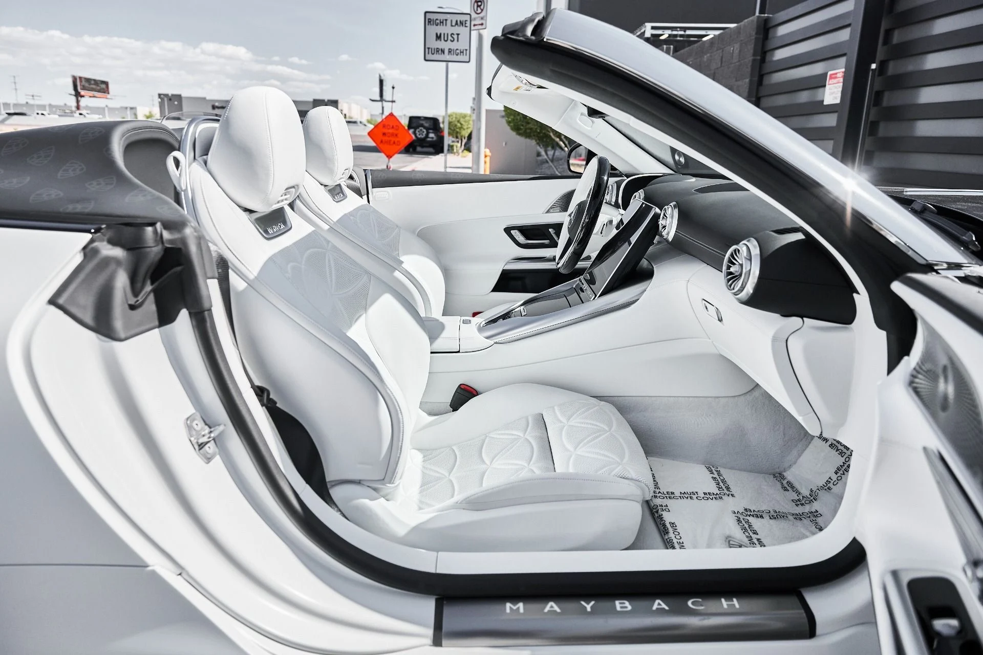 mph031_2664347455_Used_2026_Mercedes_Benz_SL_Class_Maybach_SL_680_1781659778_5be17b69ab
