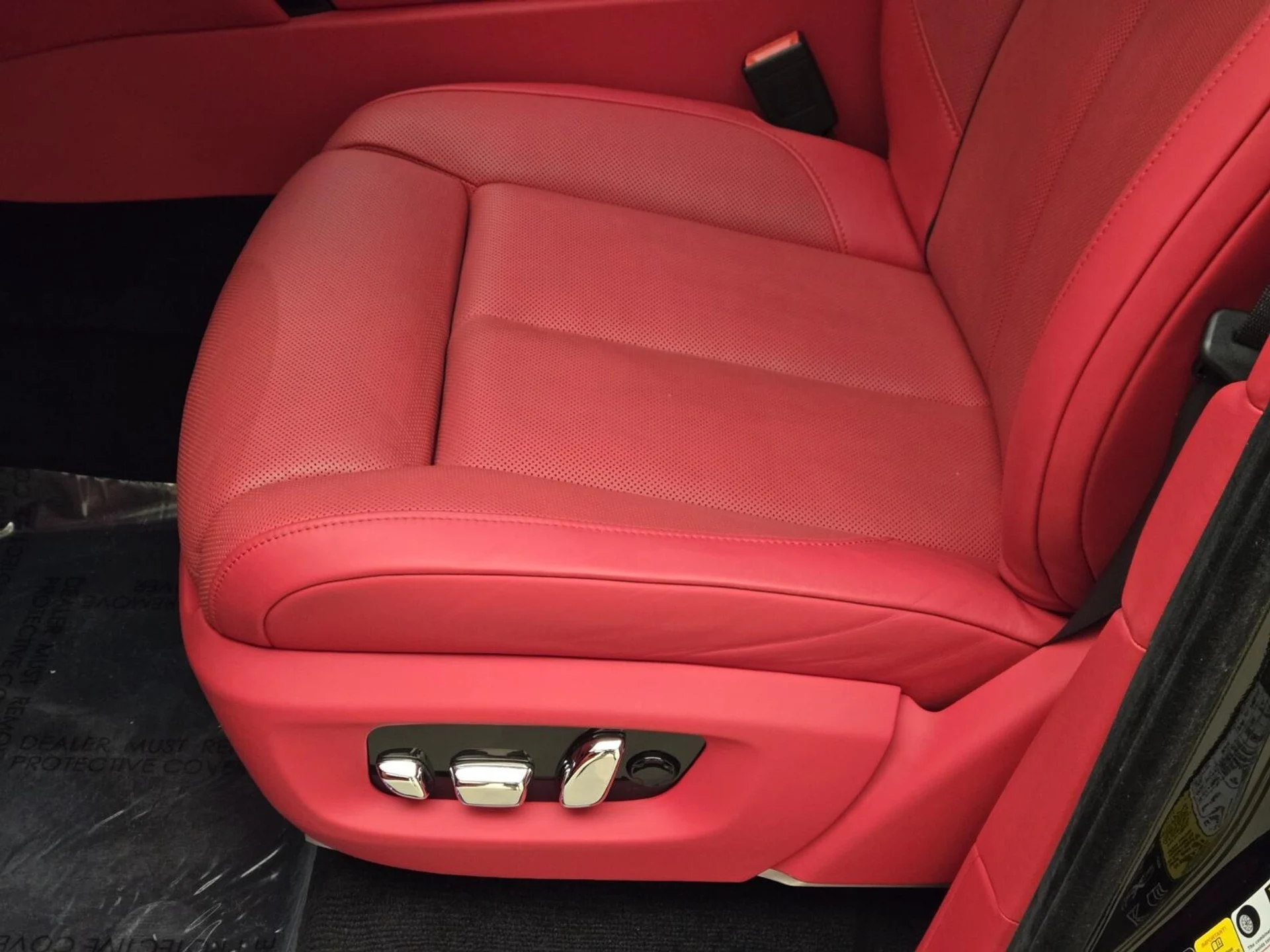 mph031_2668561507_Used_2022_Rolls_Royce_Black_Badge_Cullinan_1773381774_35a7ec8b44